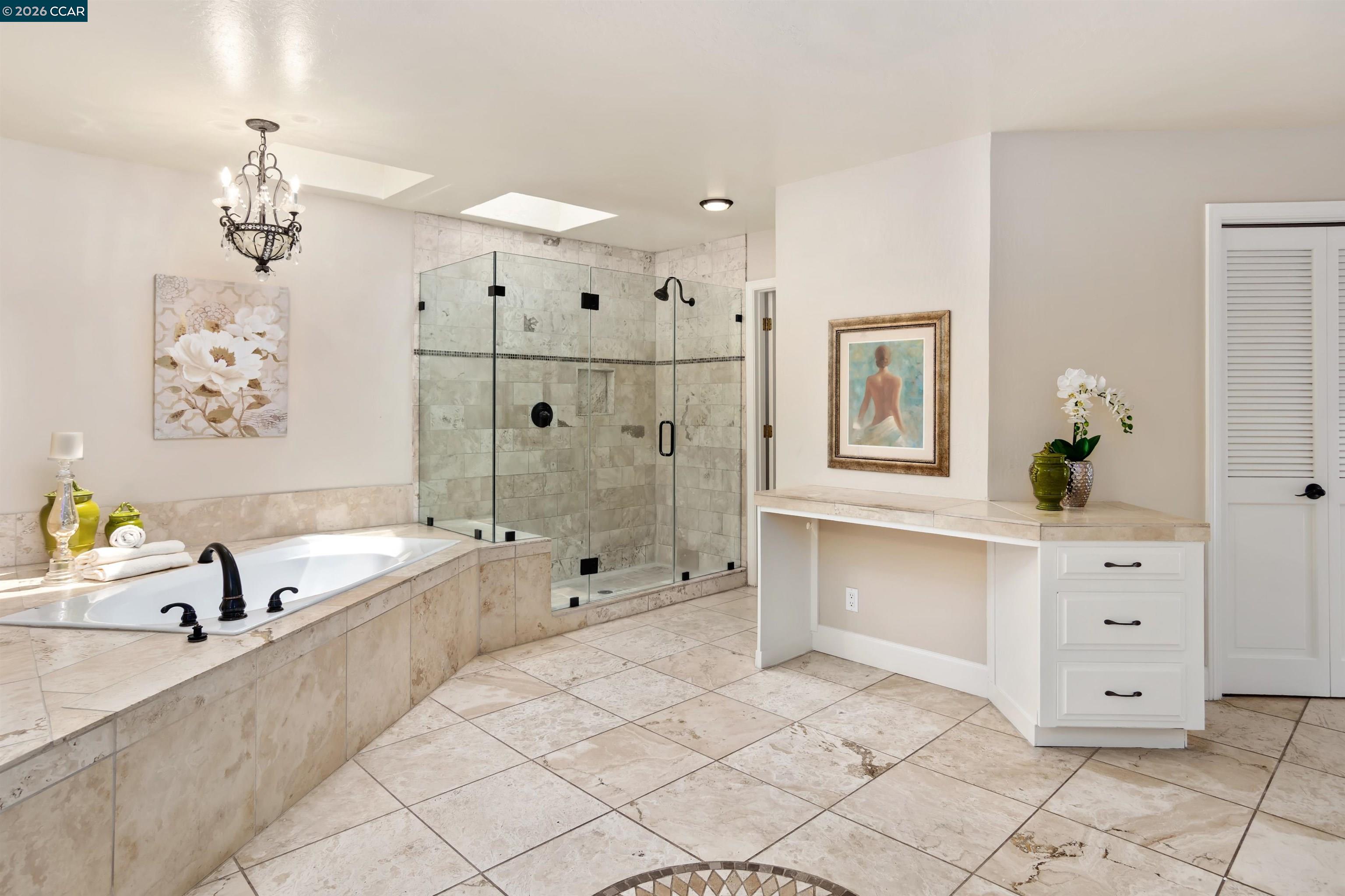 2324 Saddleback Dr