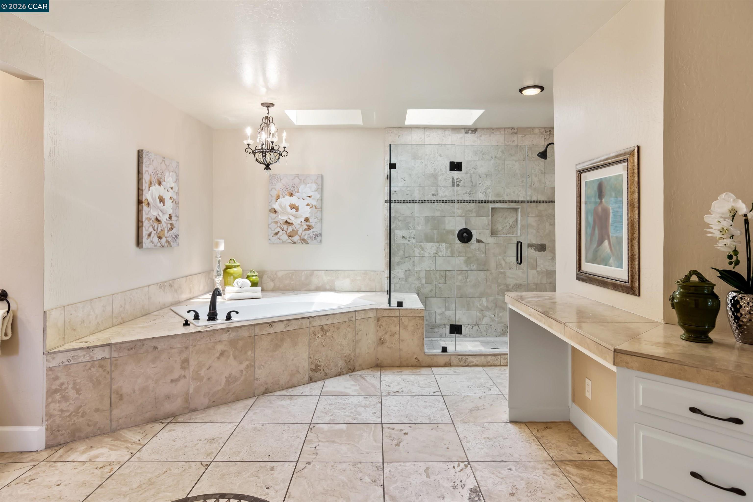 2324 Saddleback Dr