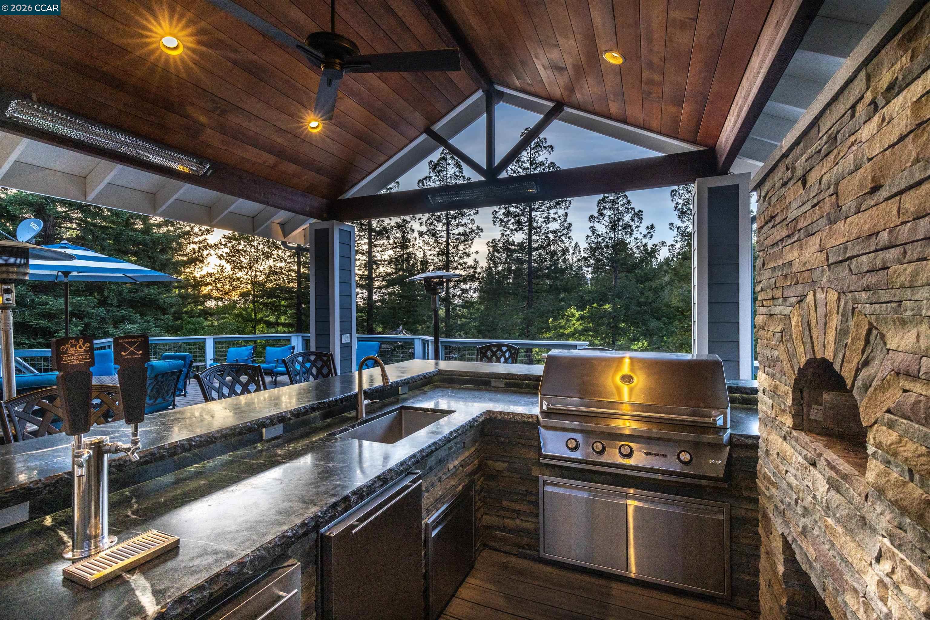 2324 Saddleback Dr