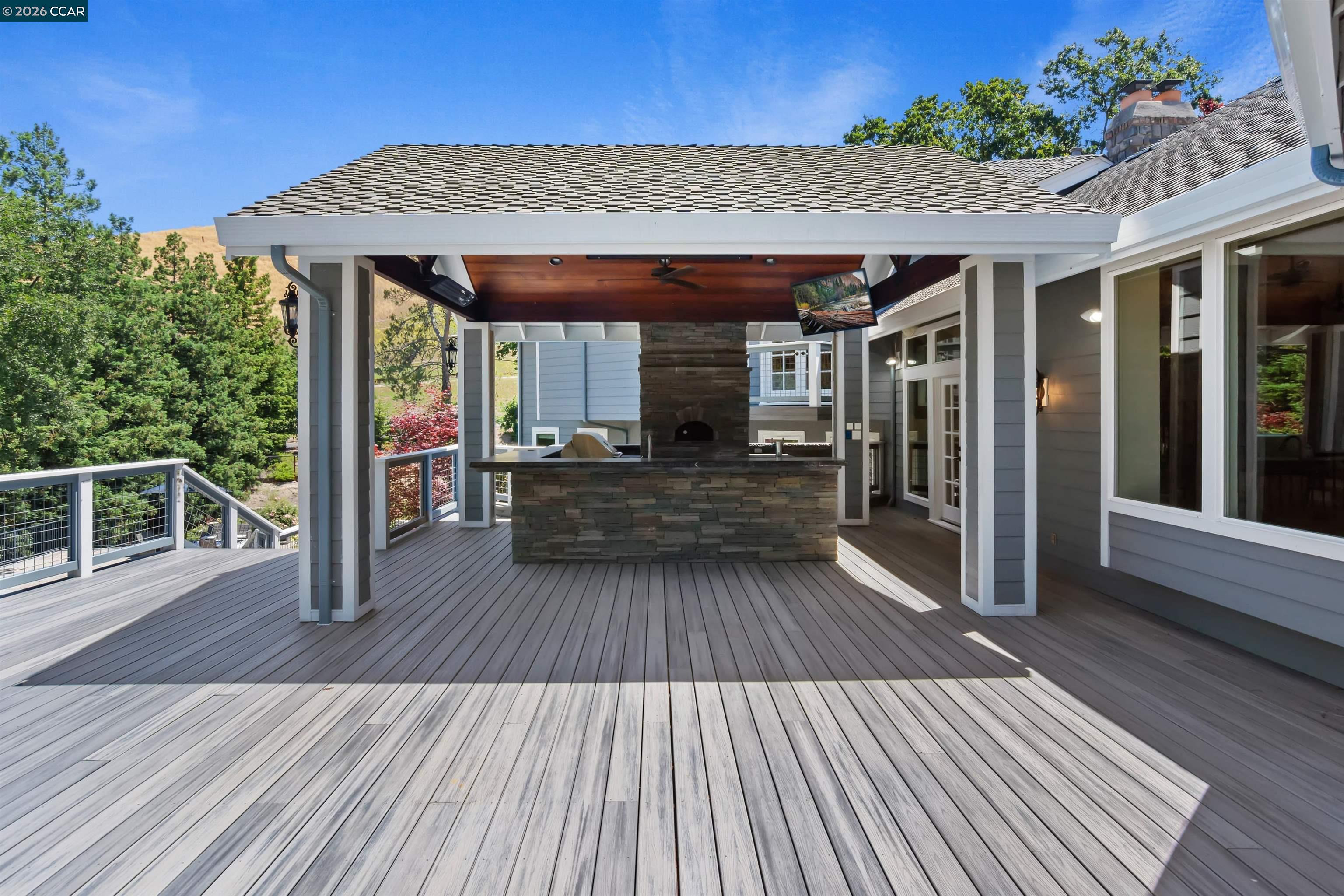 2324 Saddleback Dr