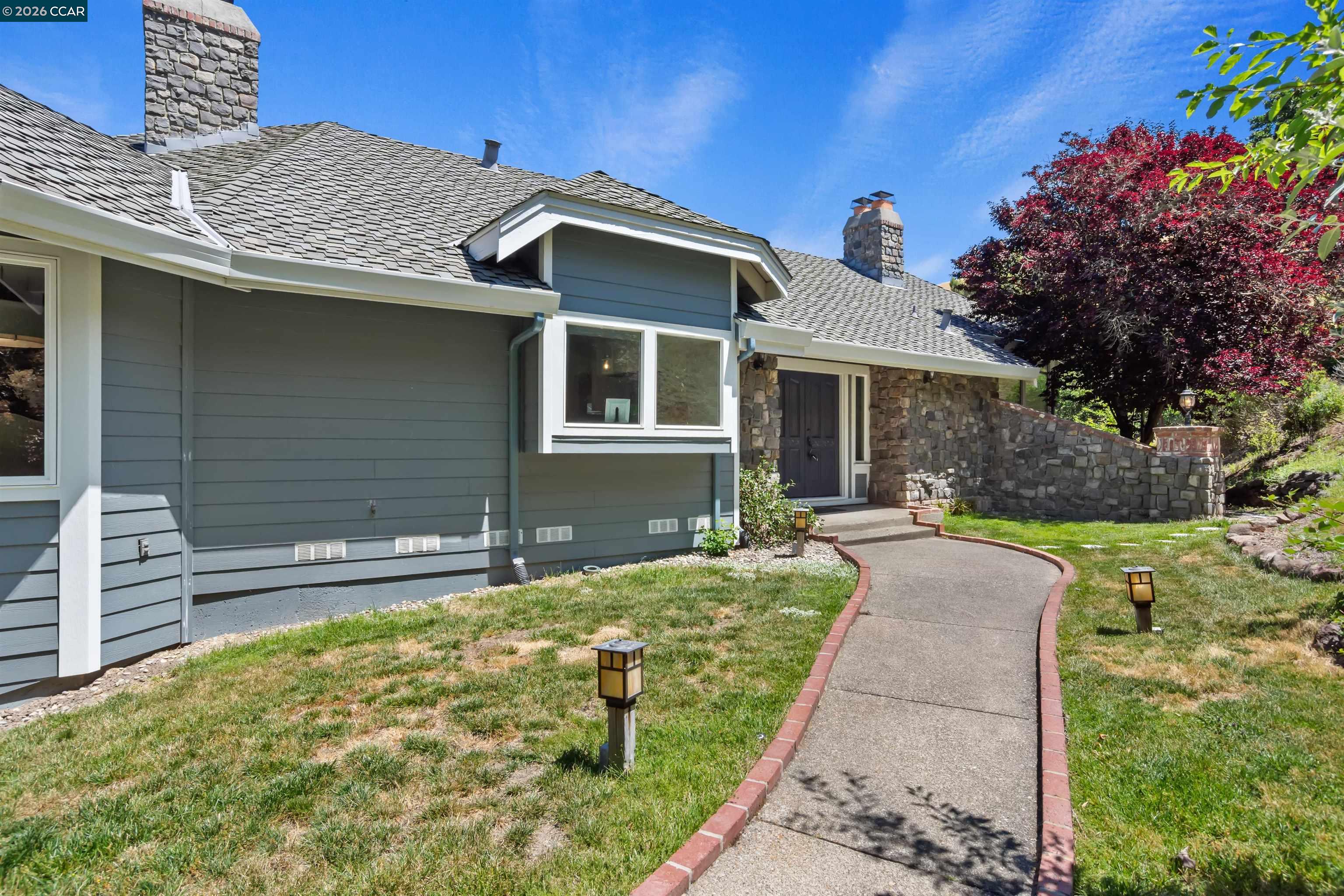 2324 Saddleback Dr