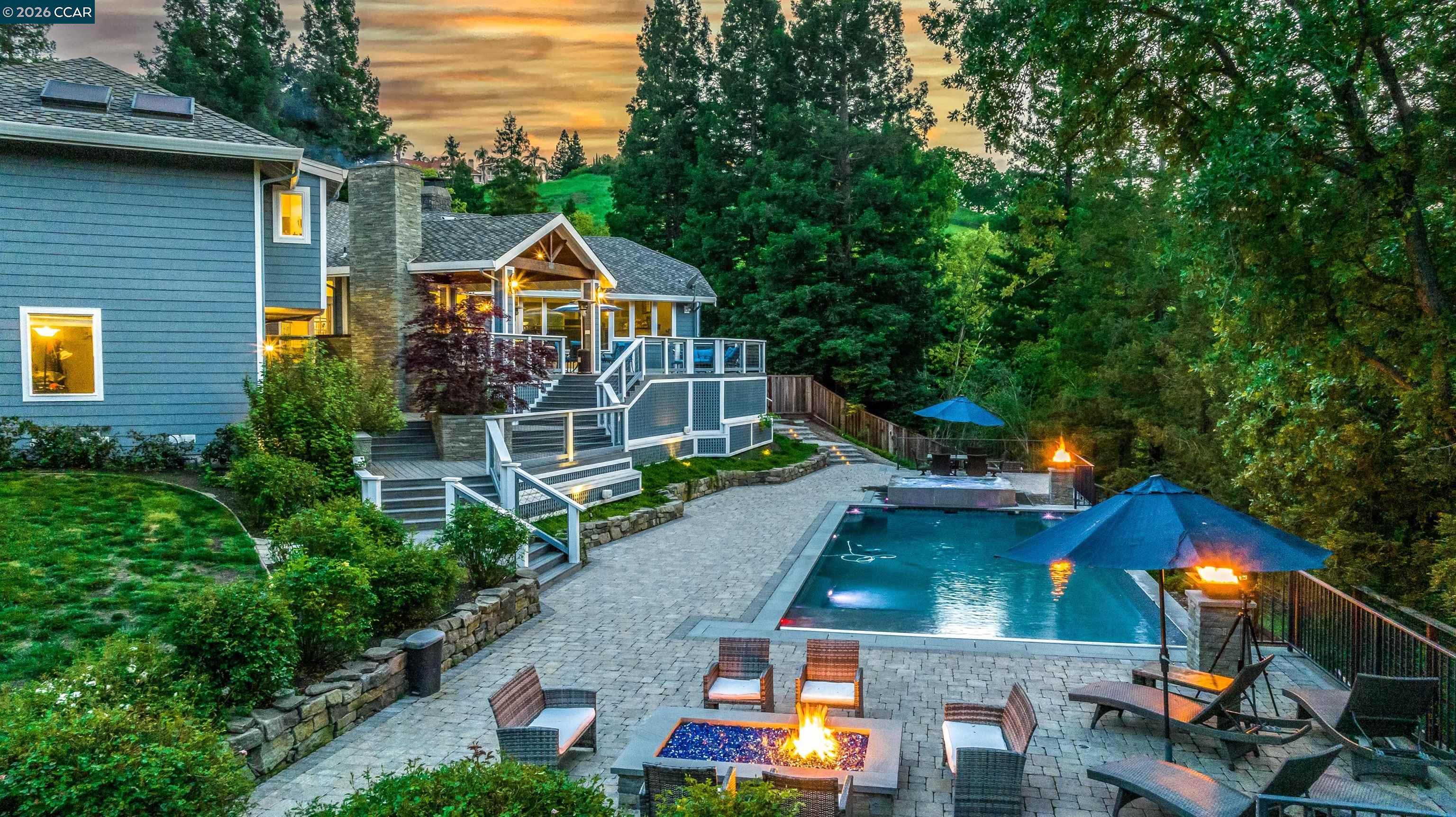 2324 Saddleback Dr