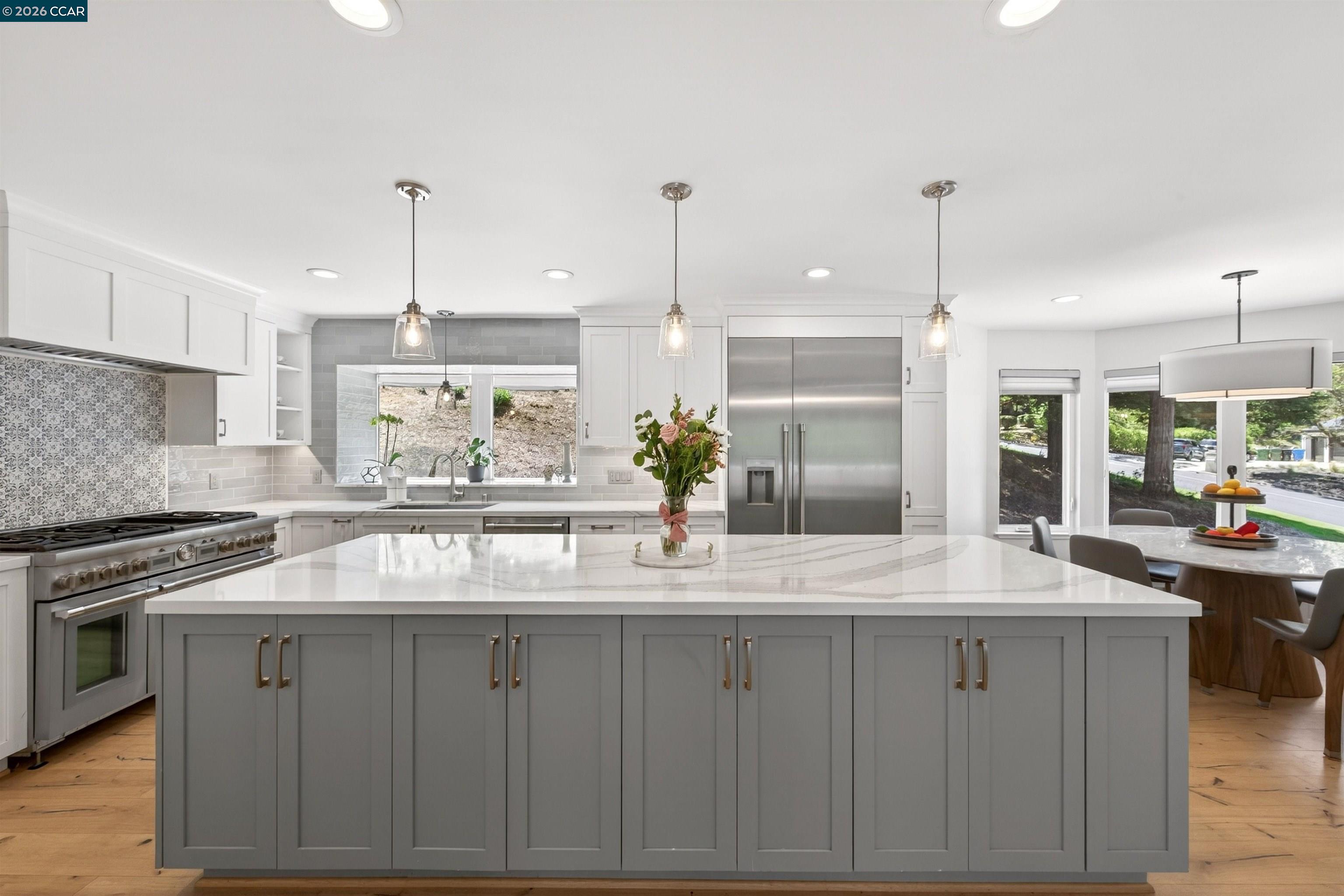 2324 Saddleback Dr