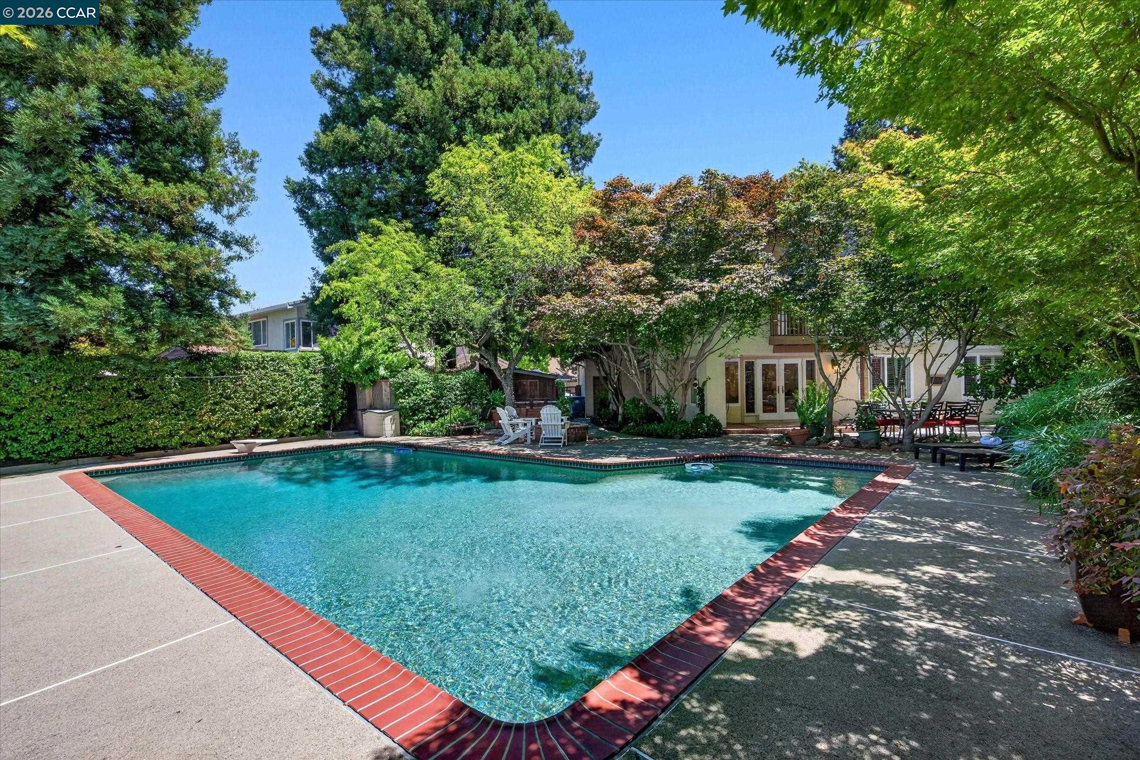 25 Lynnbrook Ct