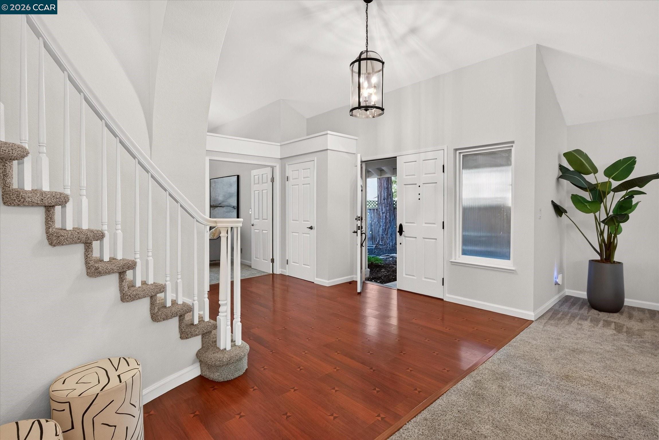 25 Lynnbrook Ct