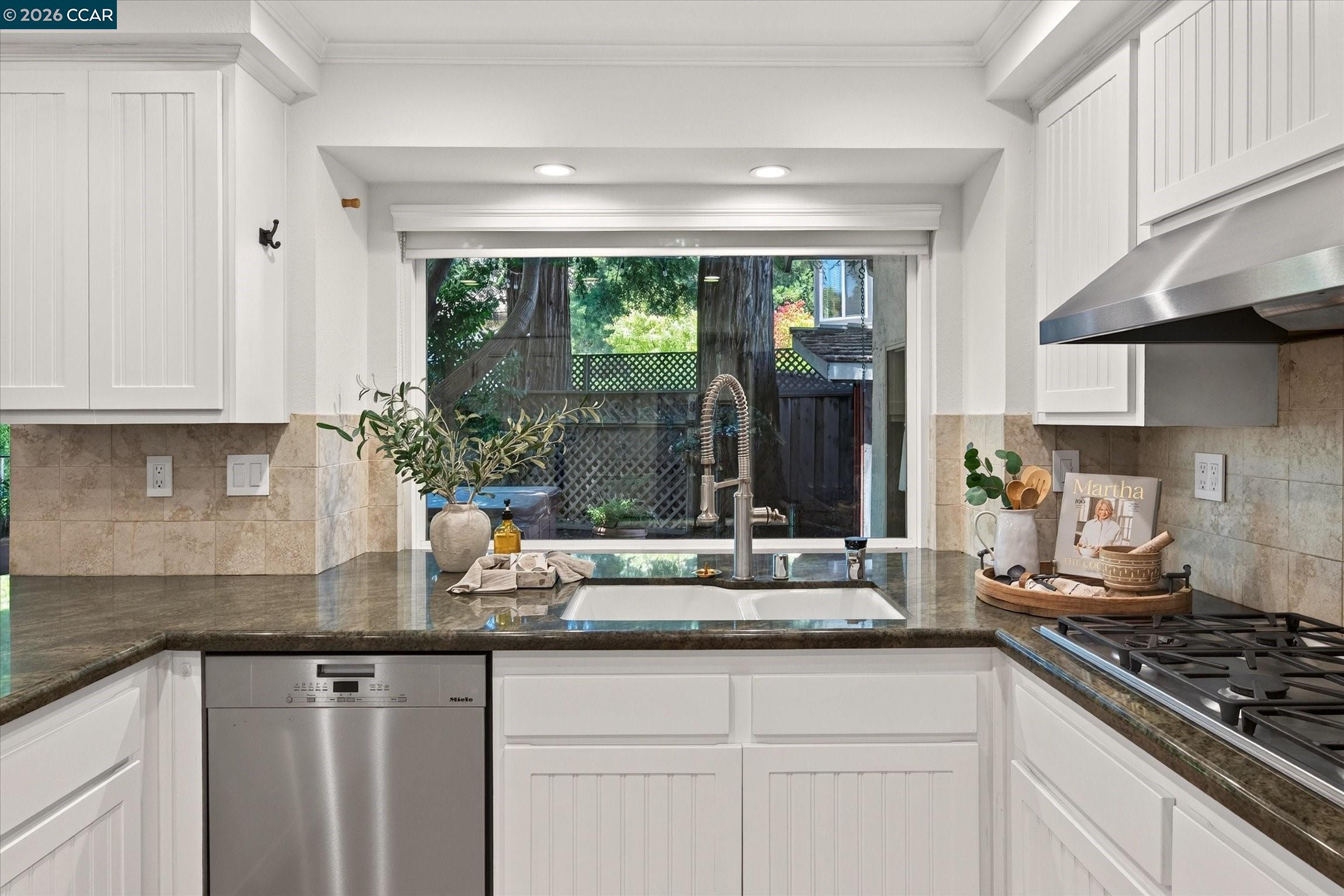 25 Lynnbrook Ct