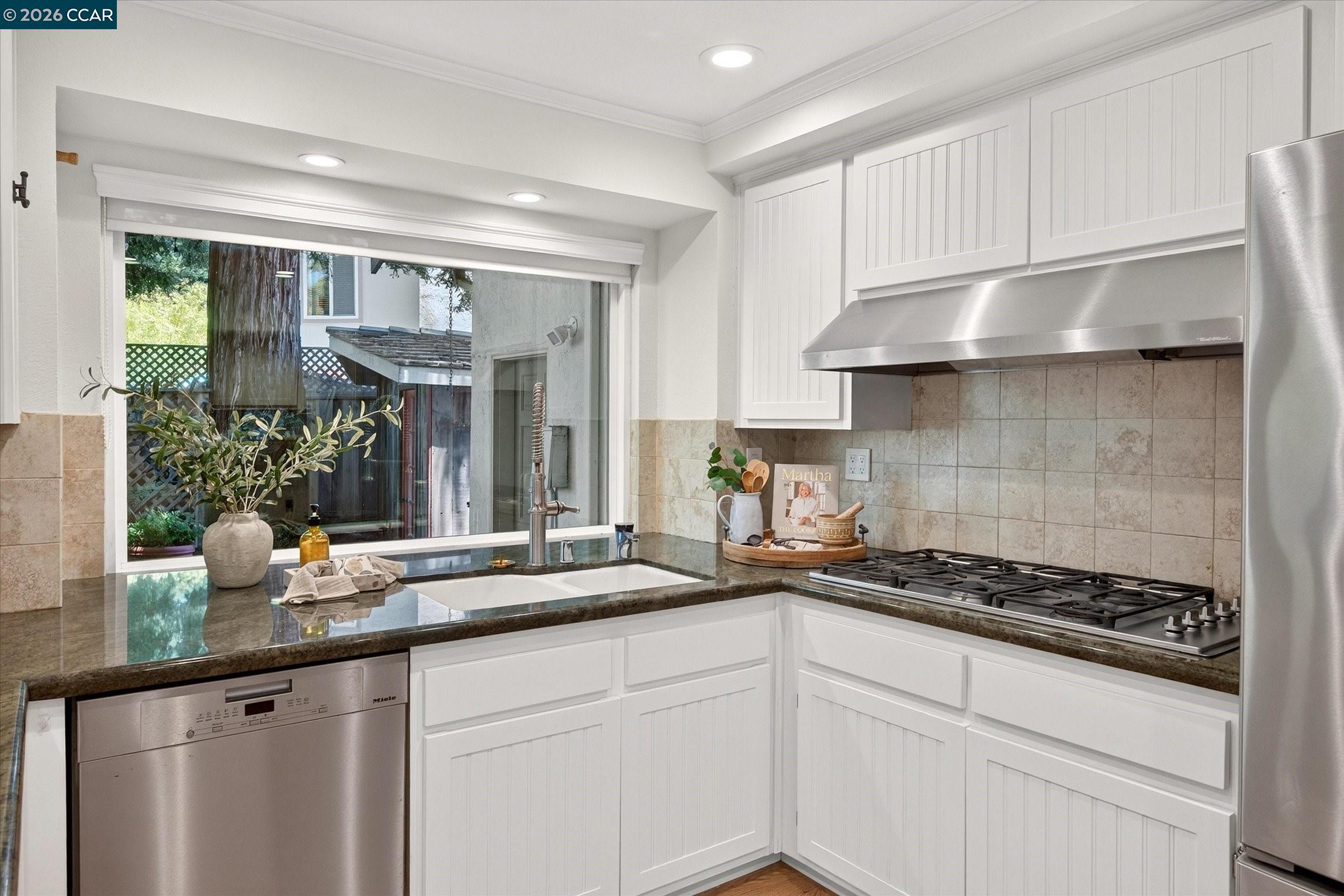 25 Lynnbrook Ct