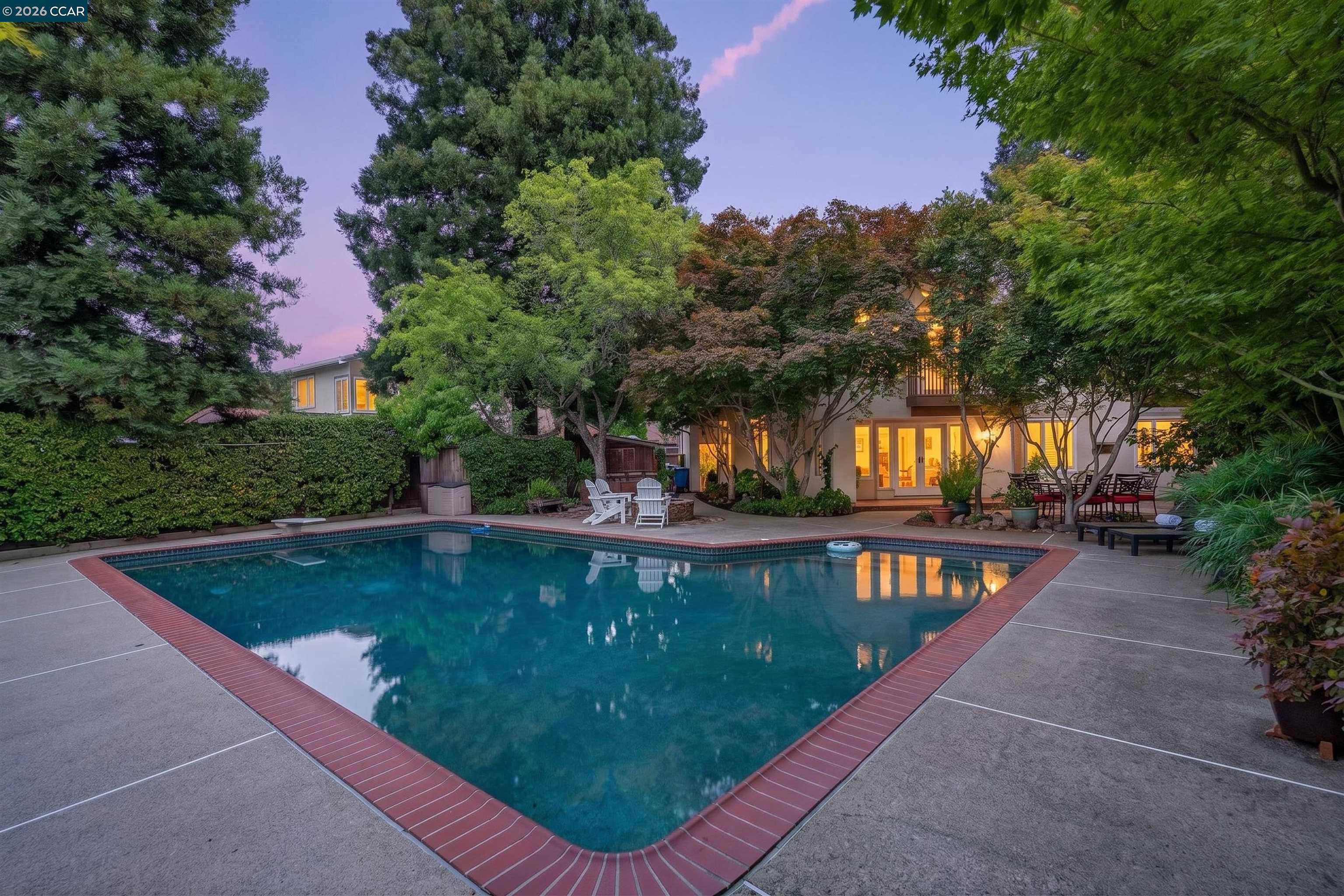 25 Lynnbrook Ct