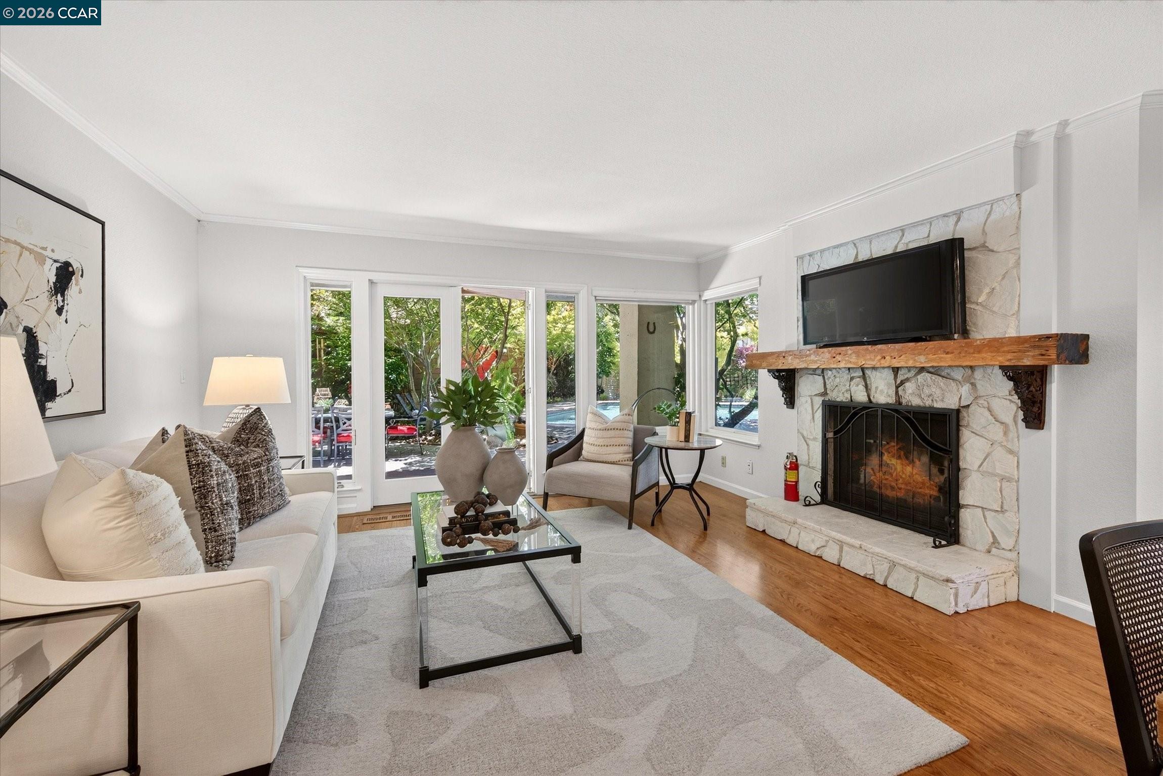 25 Lynnbrook Ct