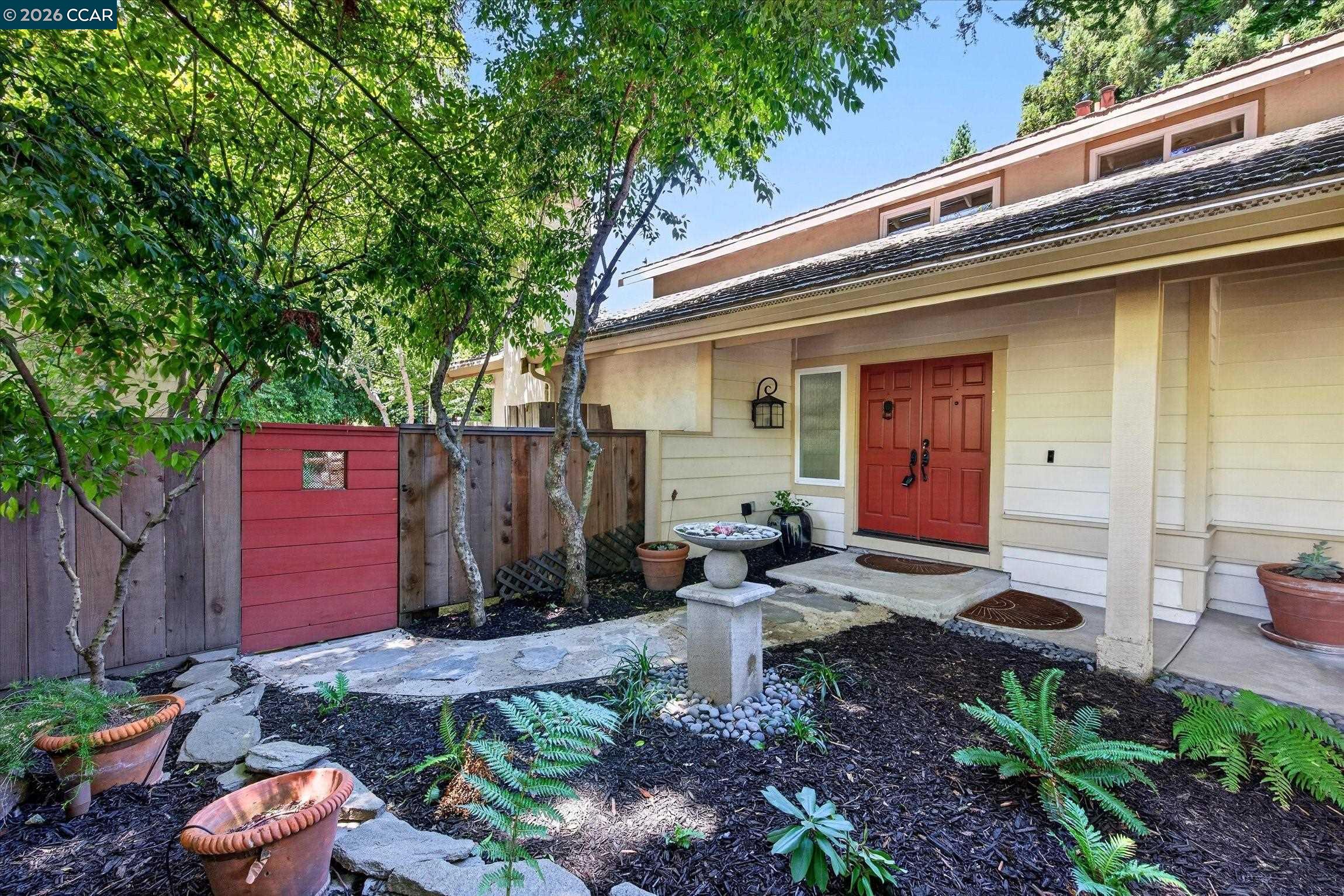 25 Lynnbrook Ct