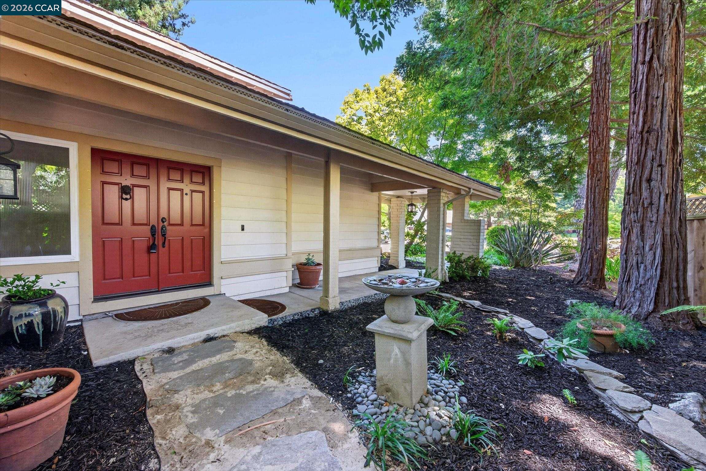 25 Lynnbrook Ct