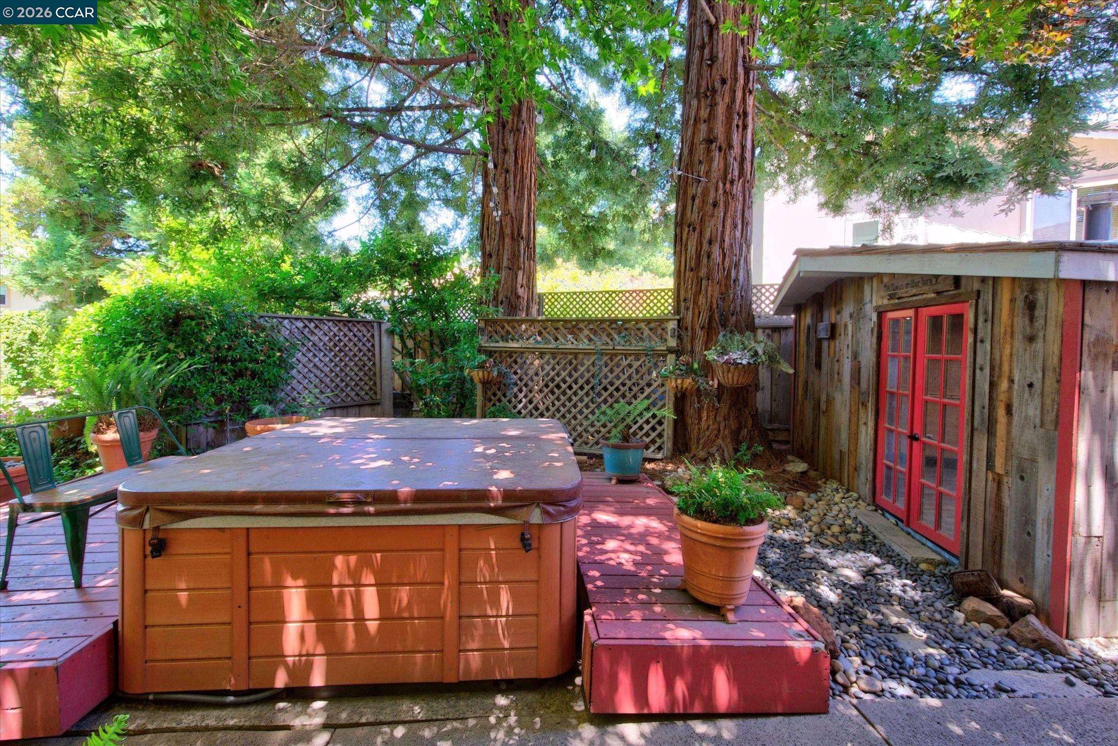 25 Lynnbrook Ct