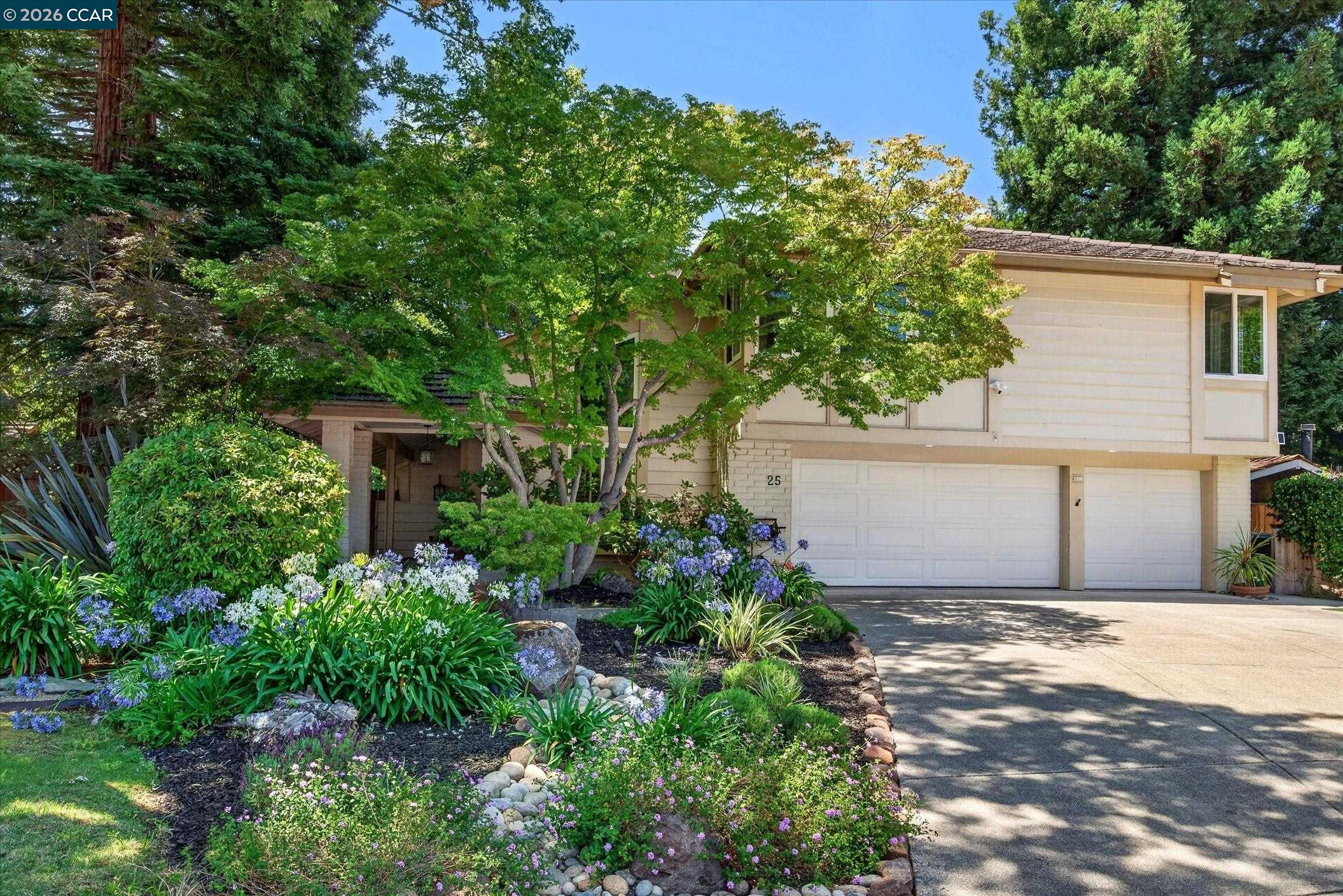 25 Lynnbrook Ct