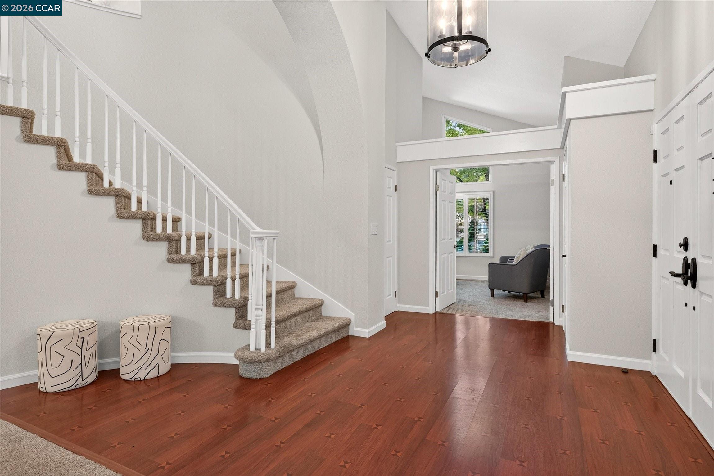 25 Lynnbrook Ct