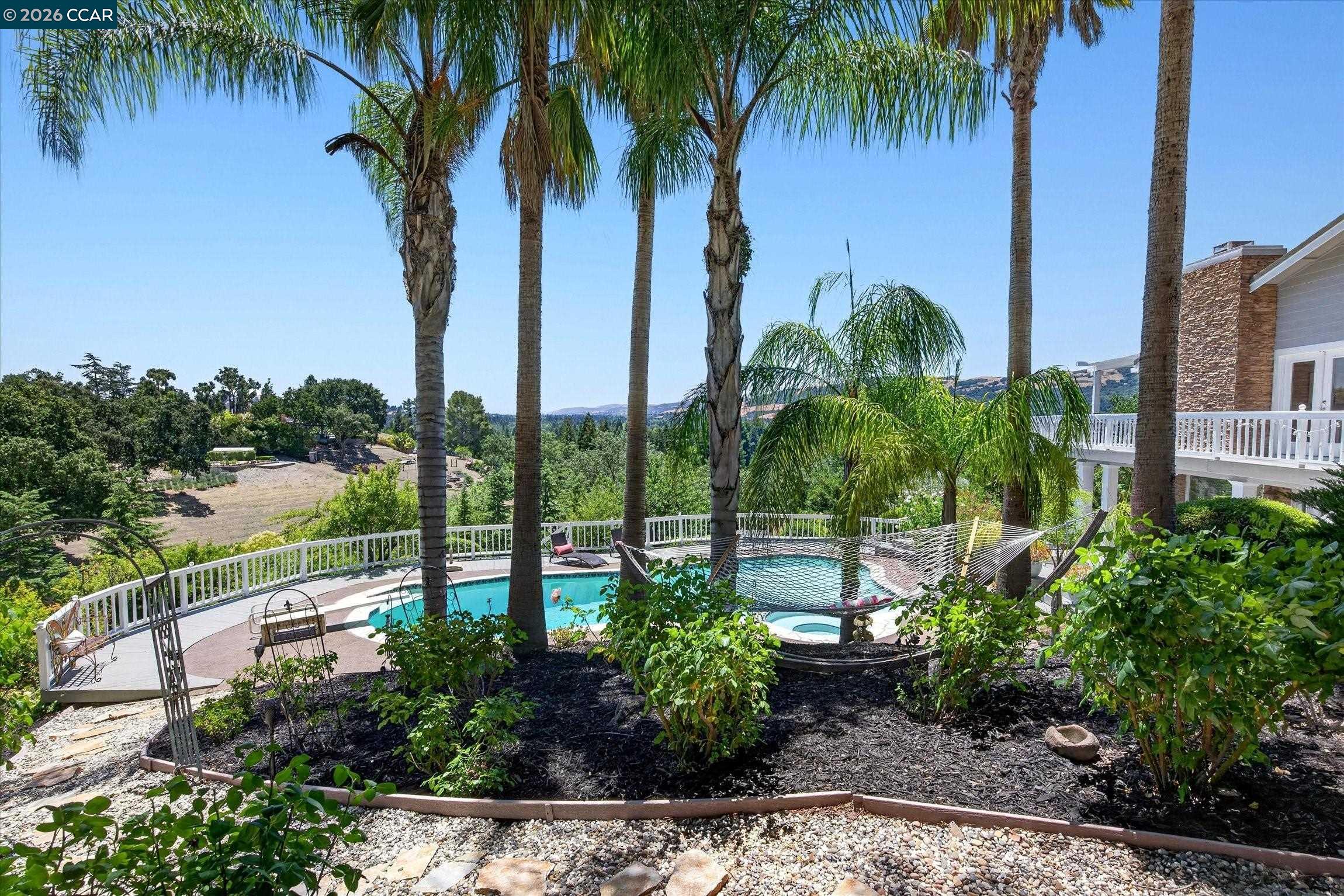 671 Logan Ln