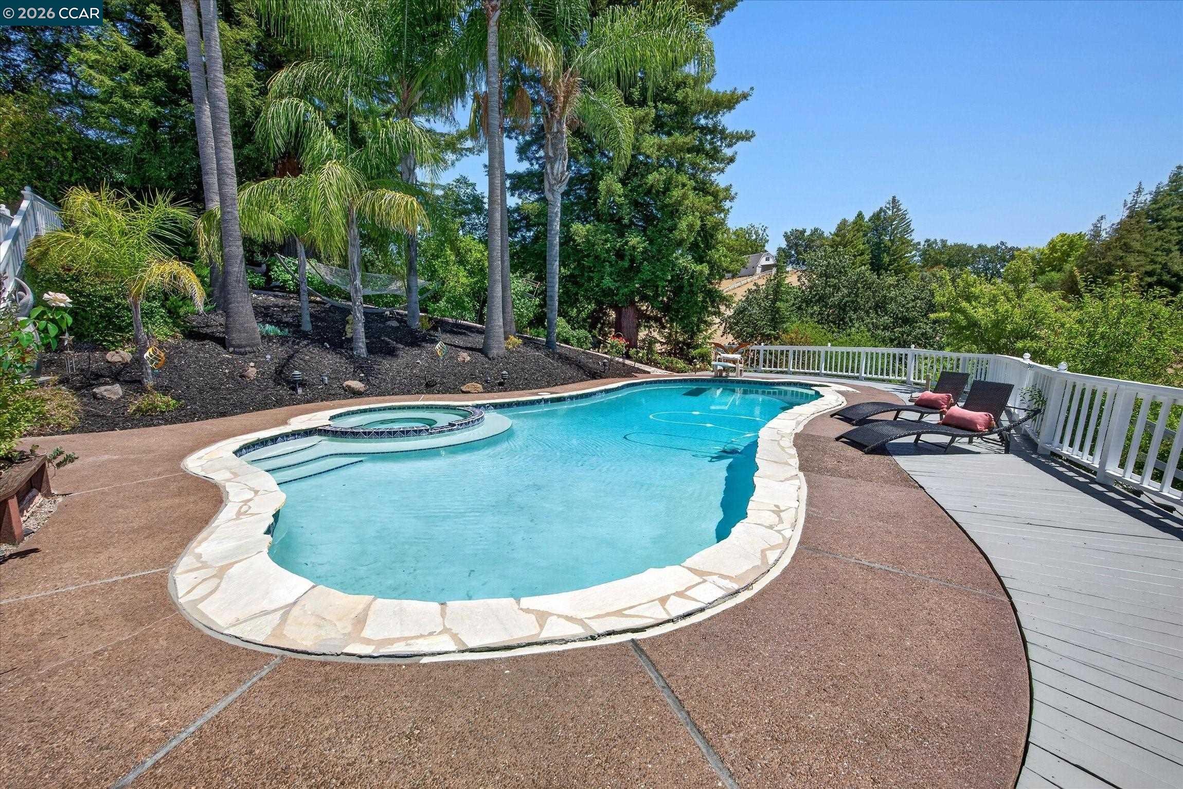 671 Logan Ln