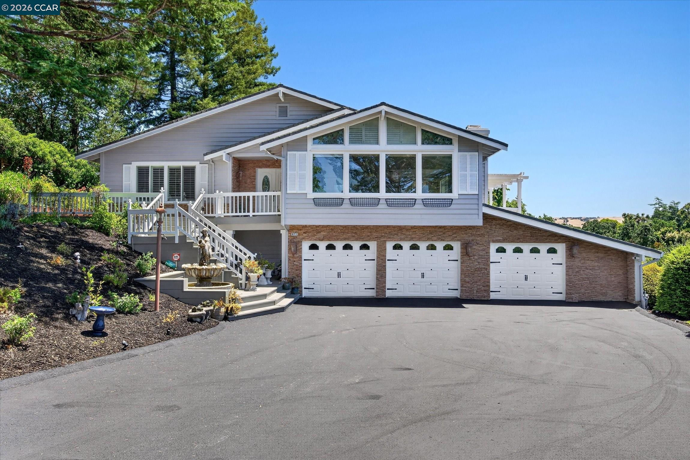671 Logan Ln