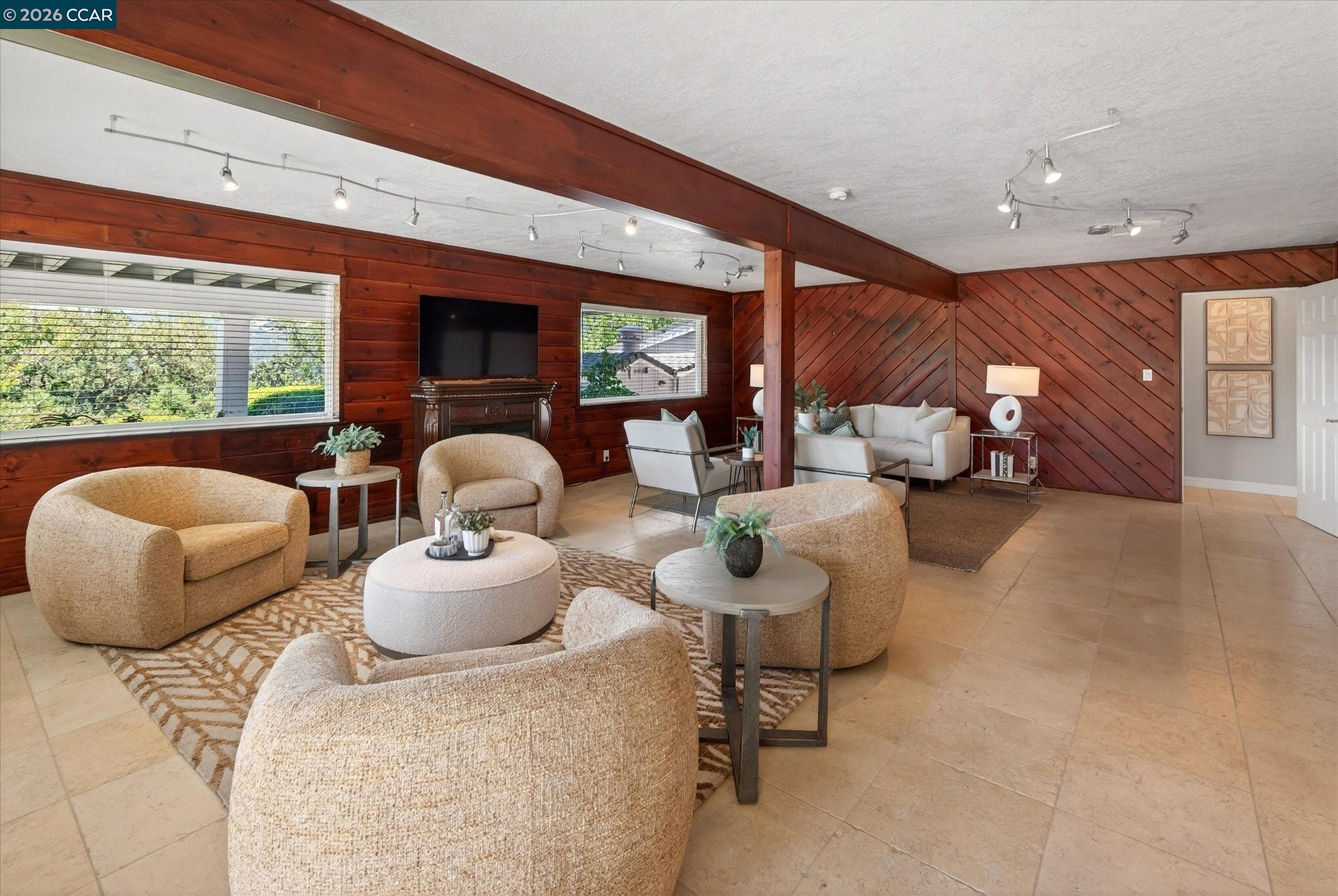 671 Logan Ln