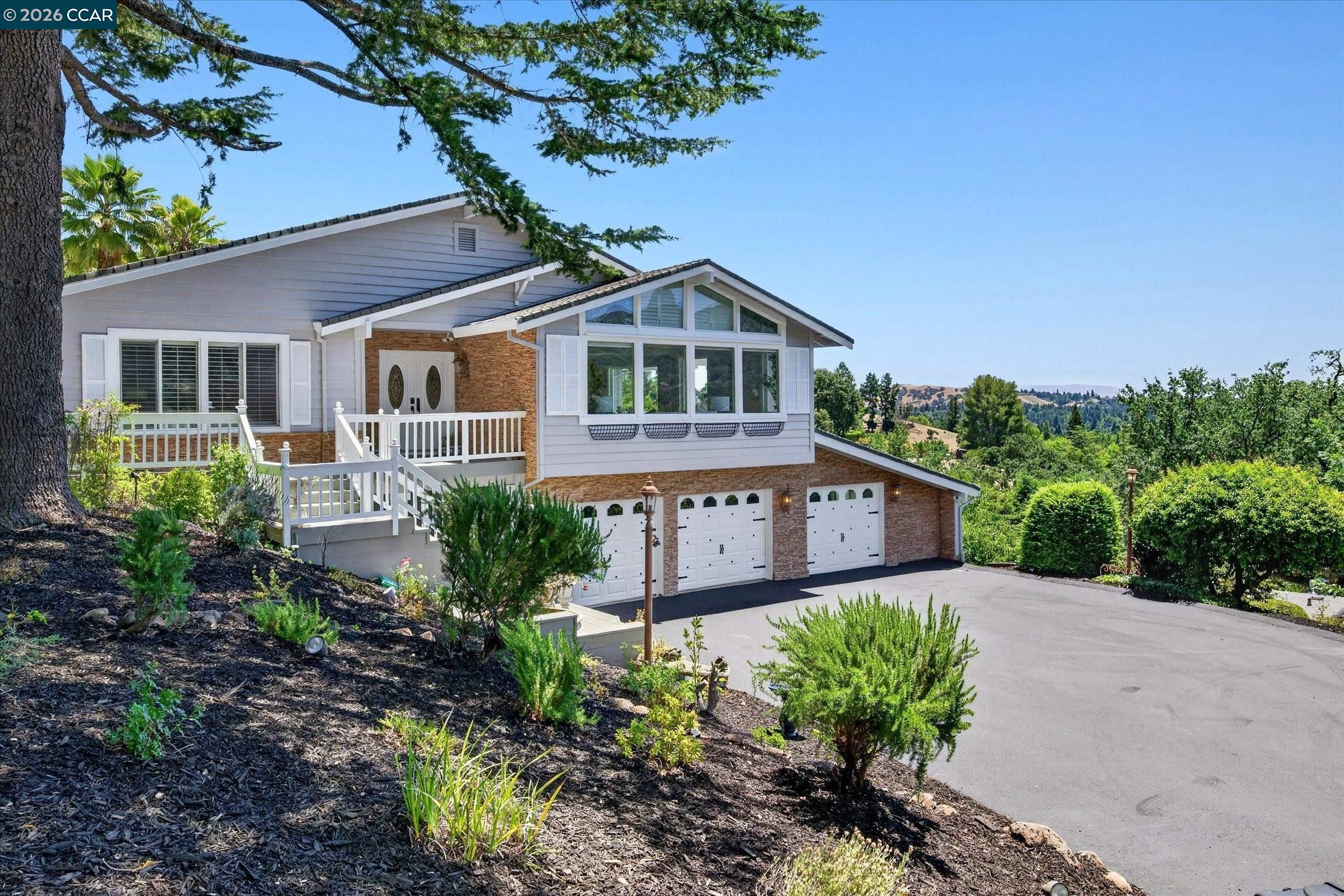 671 Logan Ln