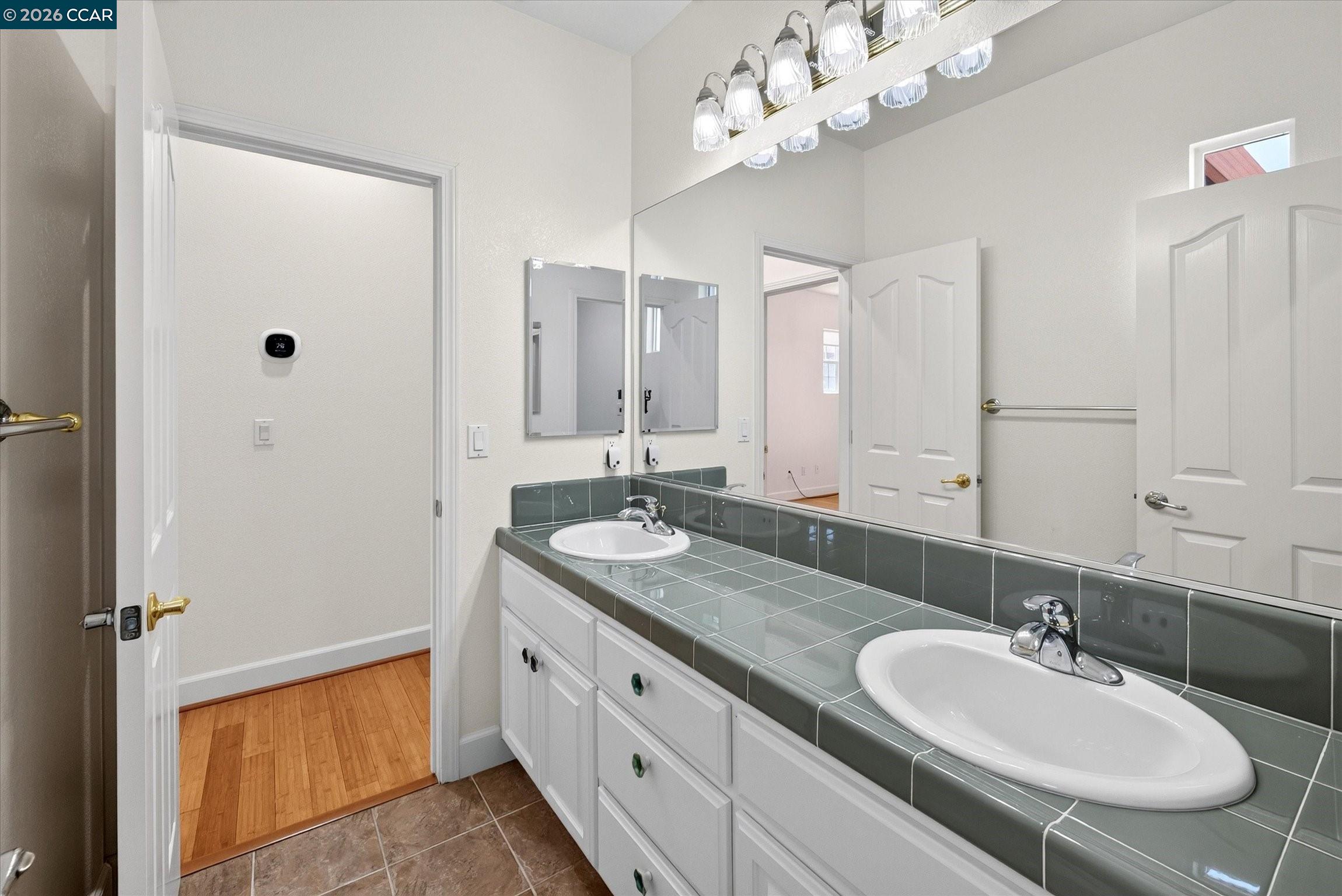 5210 S Montecito Dr