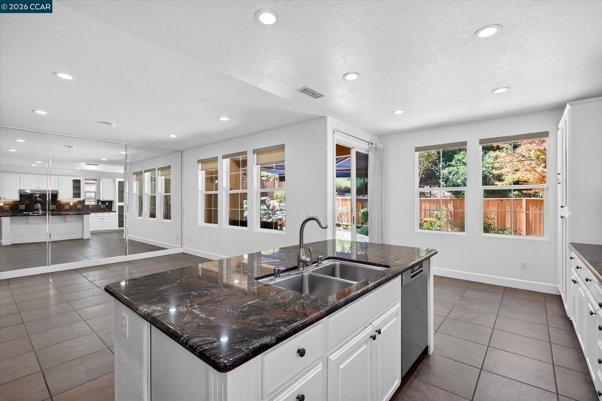 5210 S Montecito Dr
