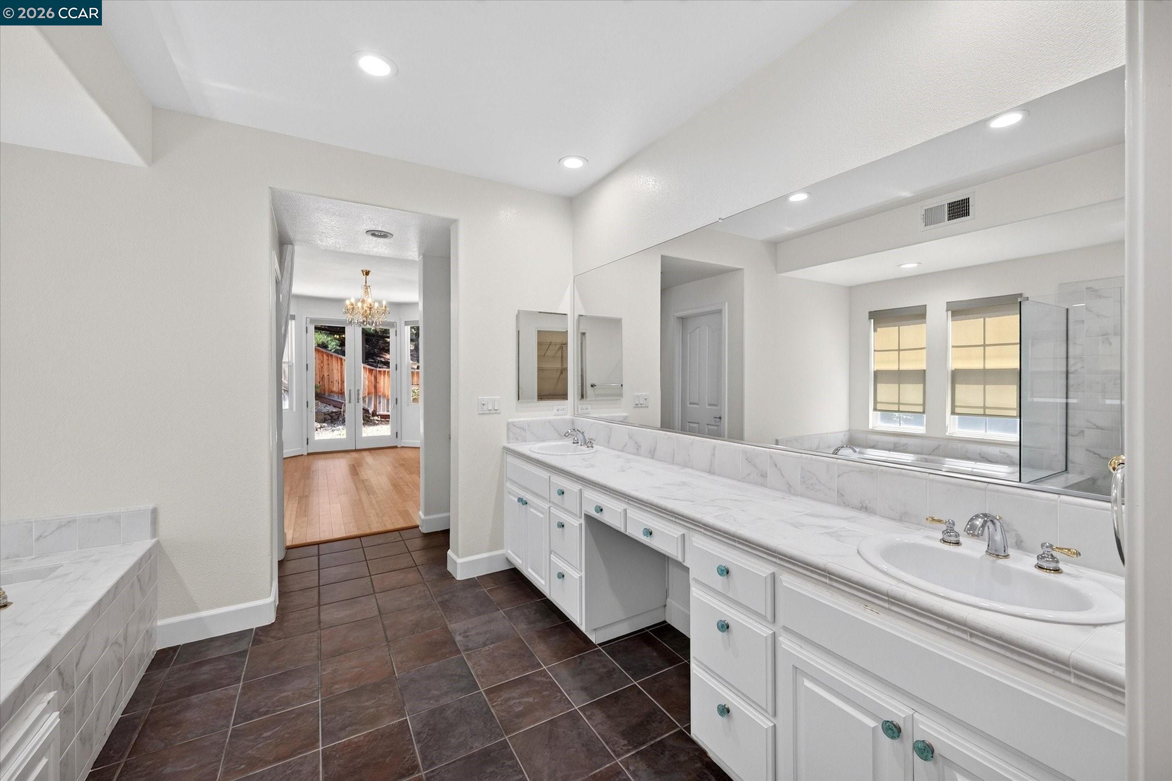 5210 S Montecito Dr