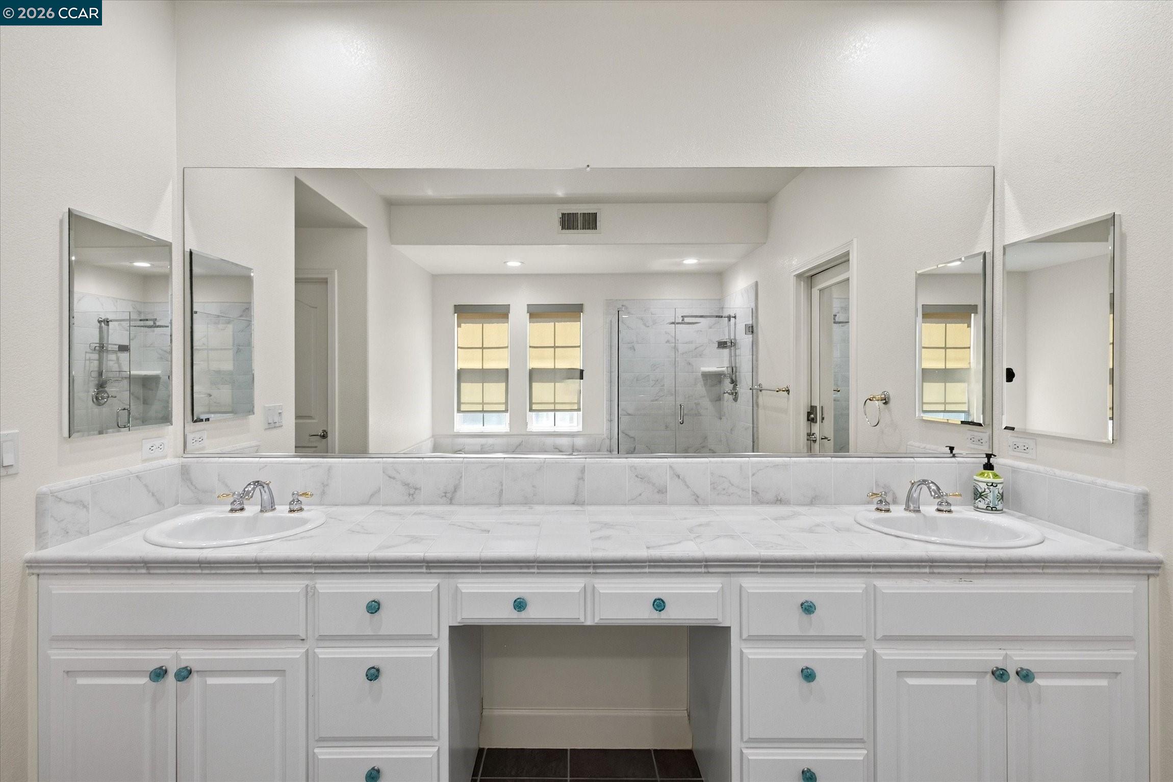 5210 S Montecito Dr