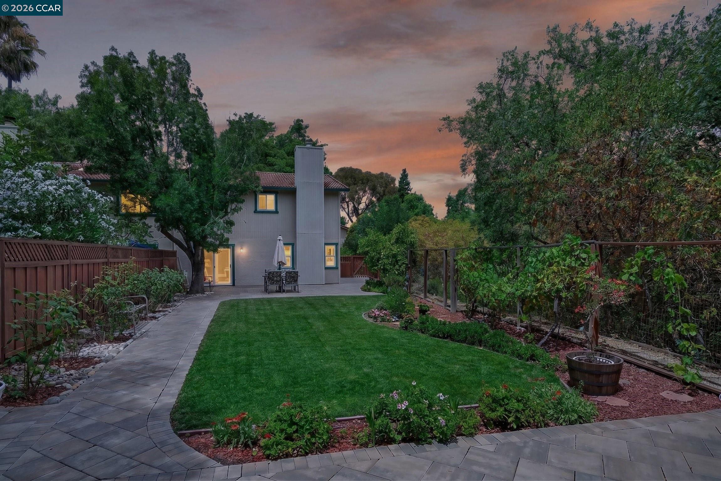 584 Mission Pl