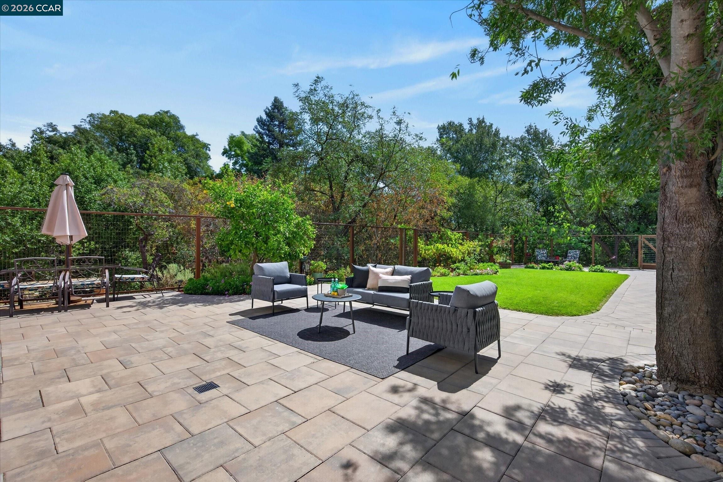 584 Mission Pl