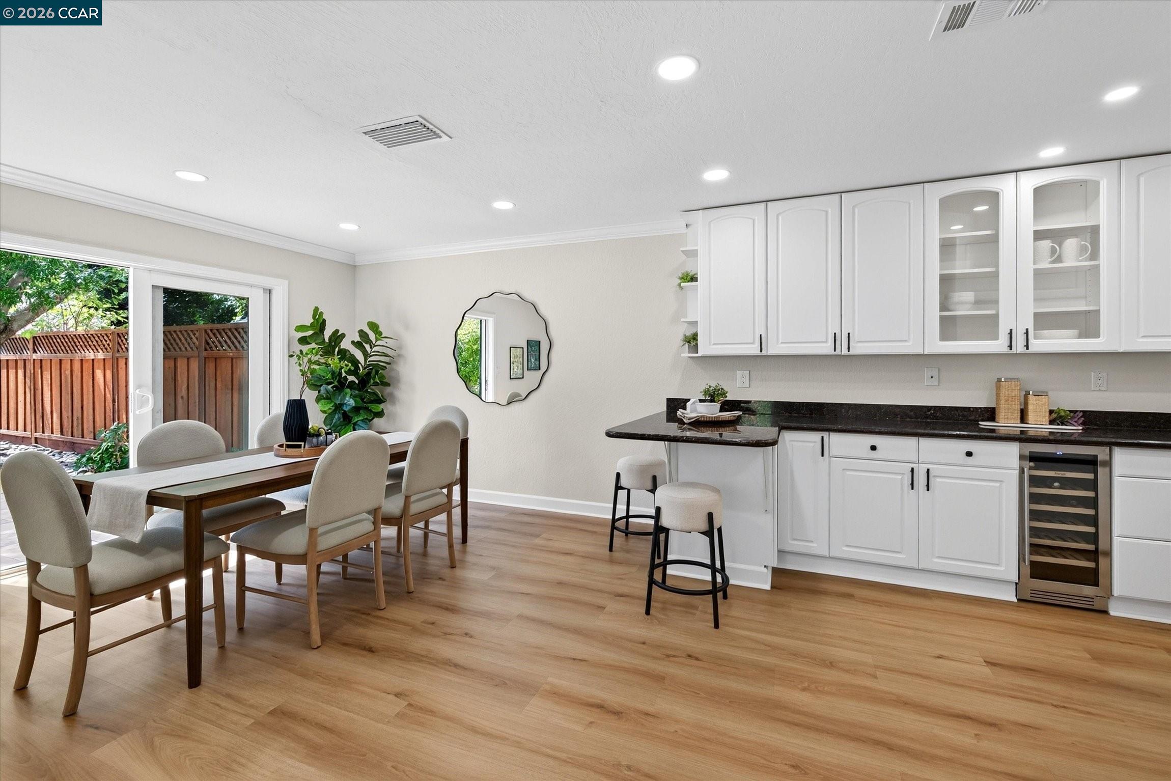 584 Mission Pl