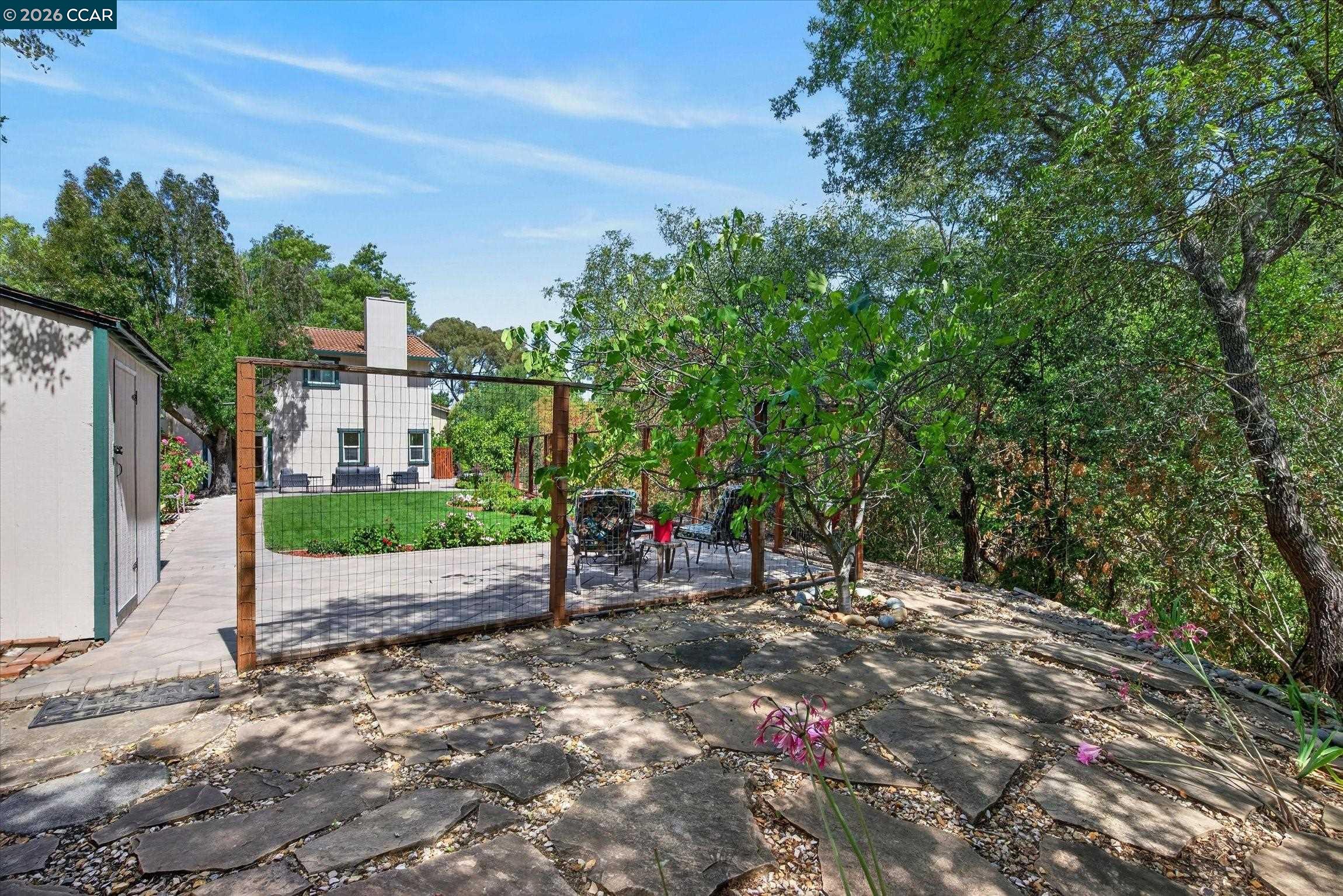 584 Mission Pl