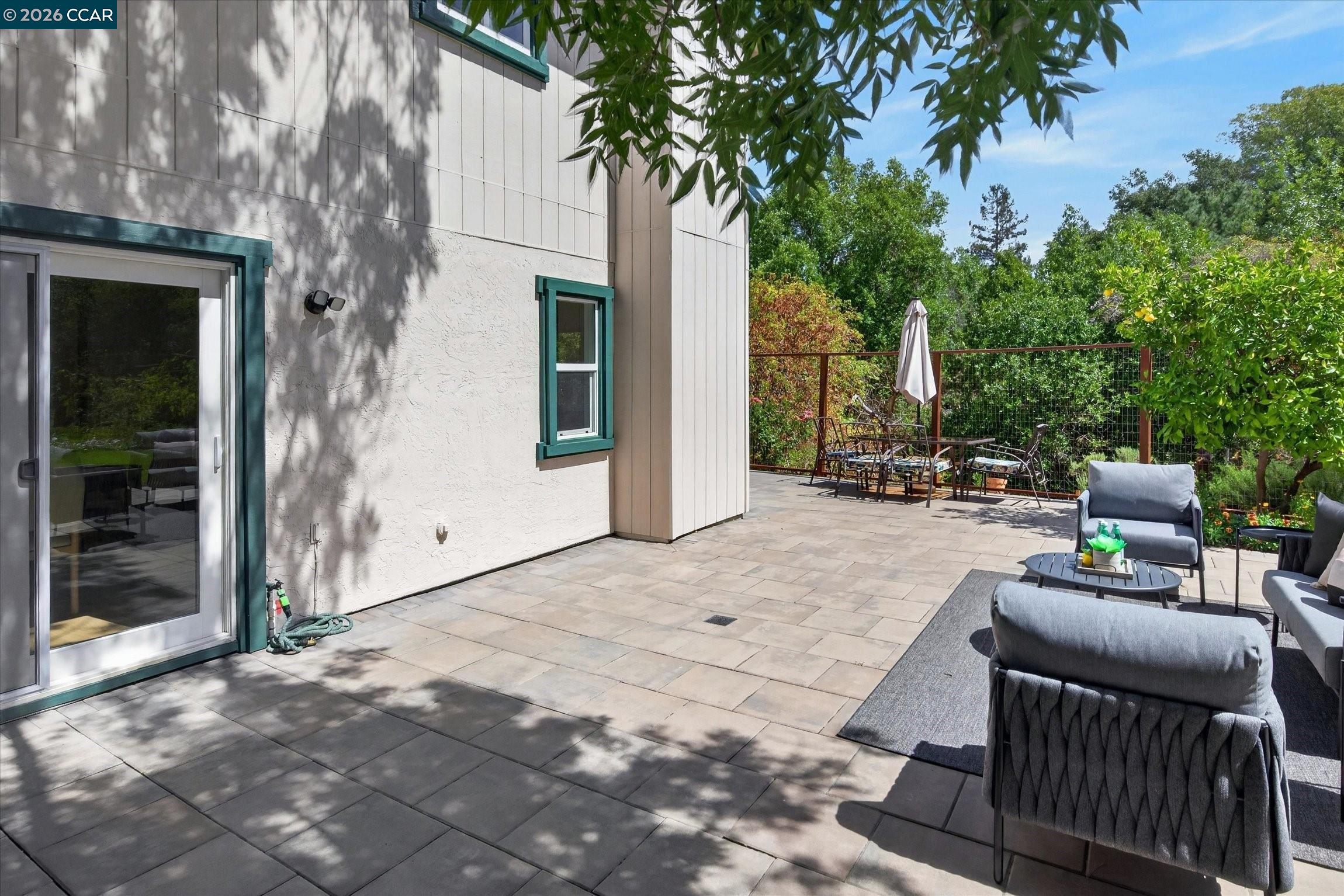 584 Mission Pl