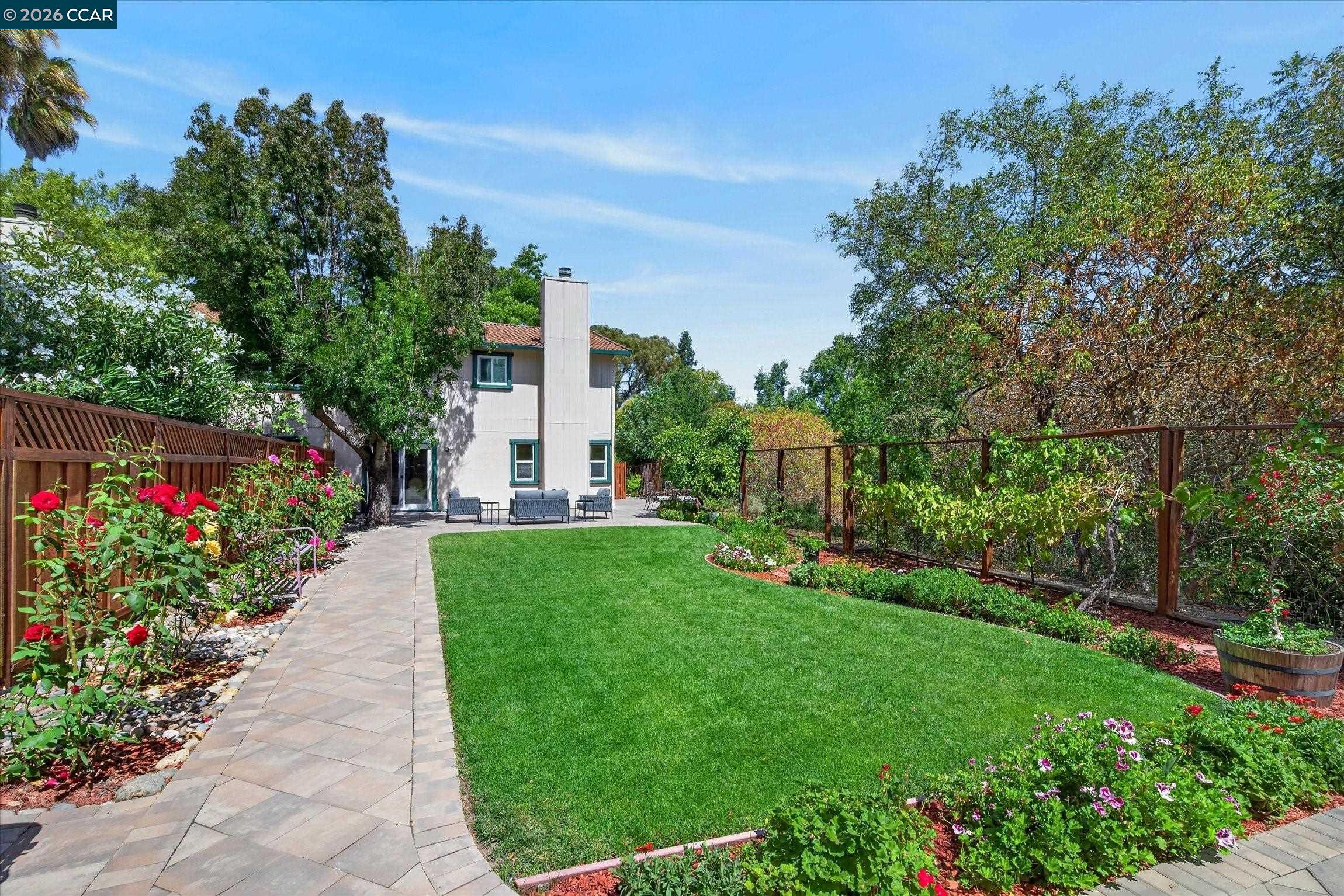 584 Mission Pl