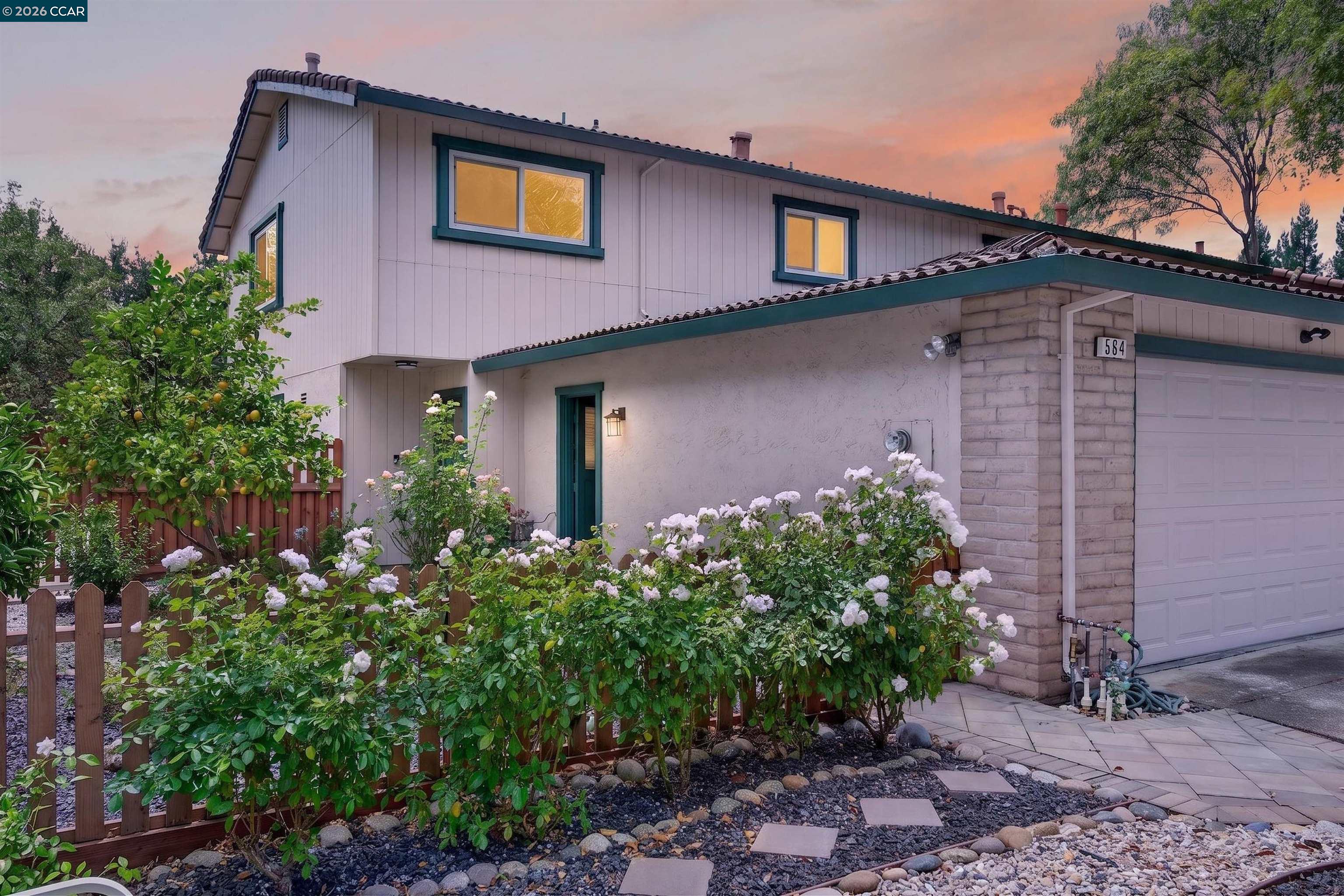 584 Mission Pl