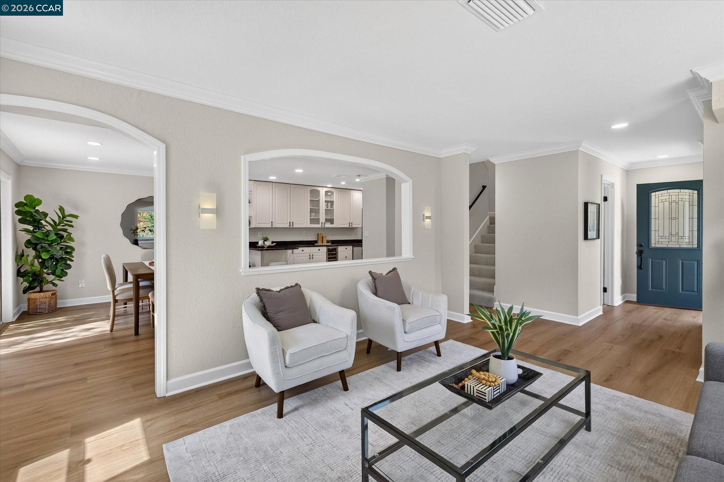 584 Mission Pl