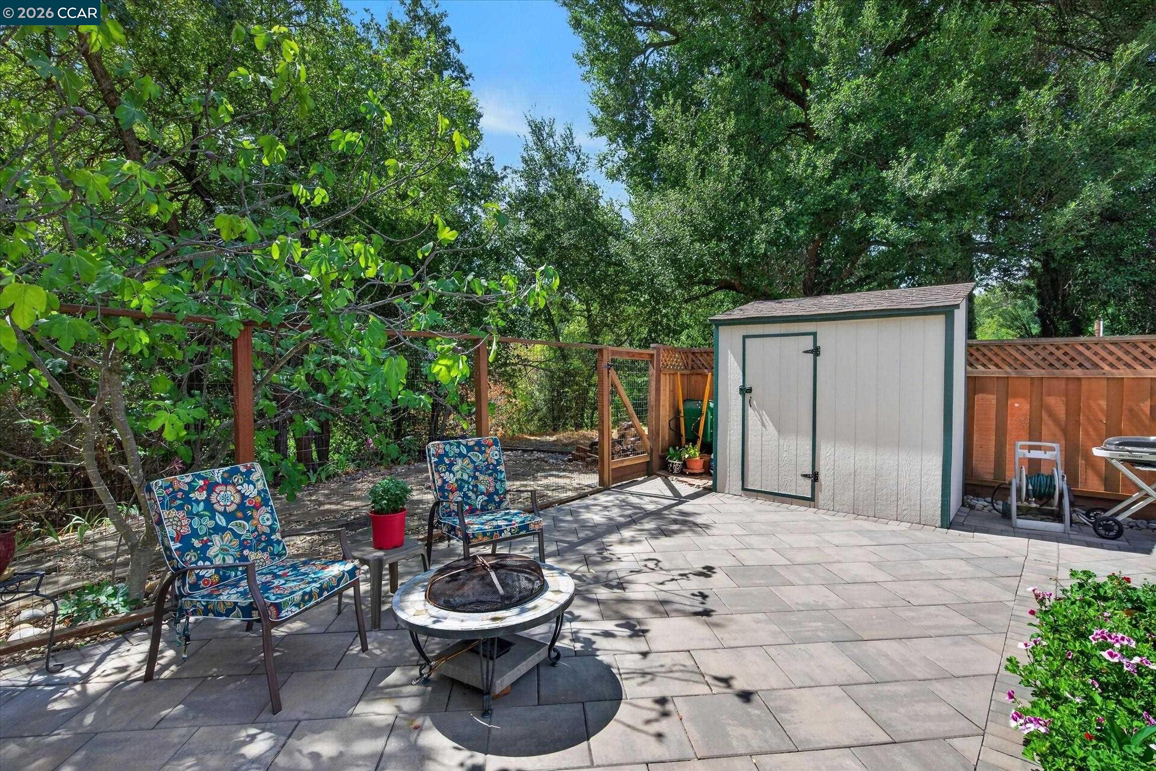584 Mission Pl