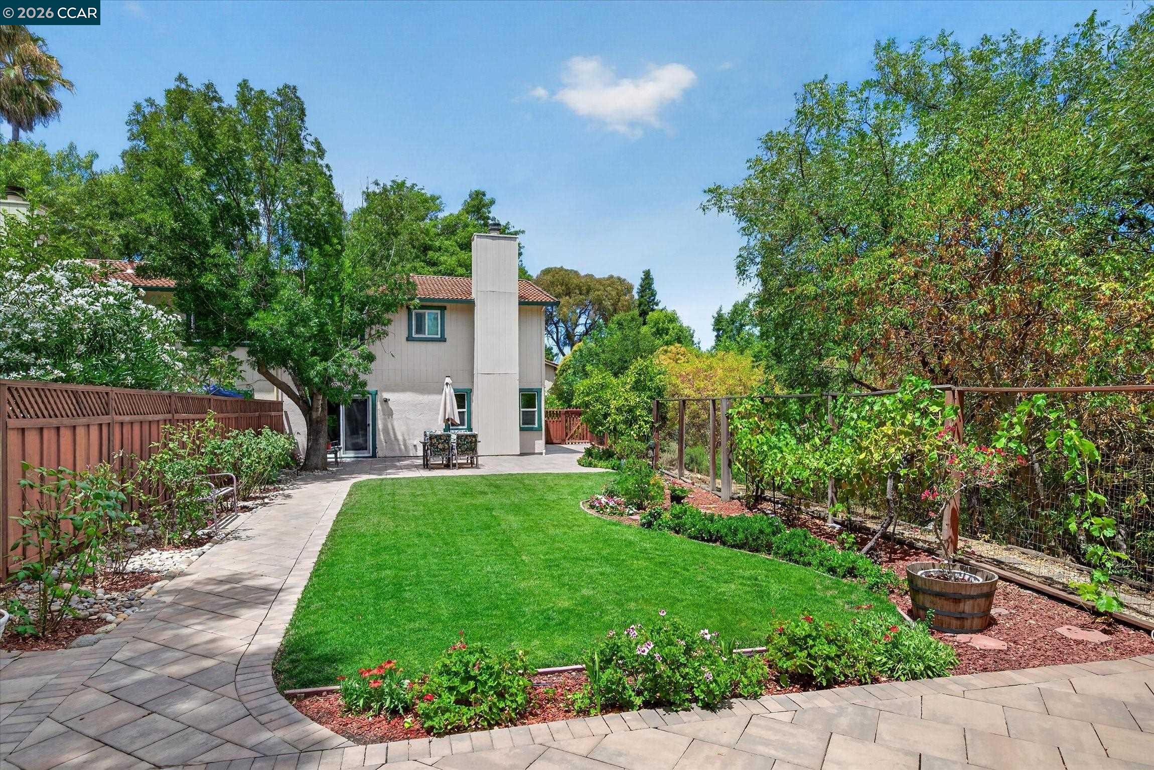 584 Mission Pl