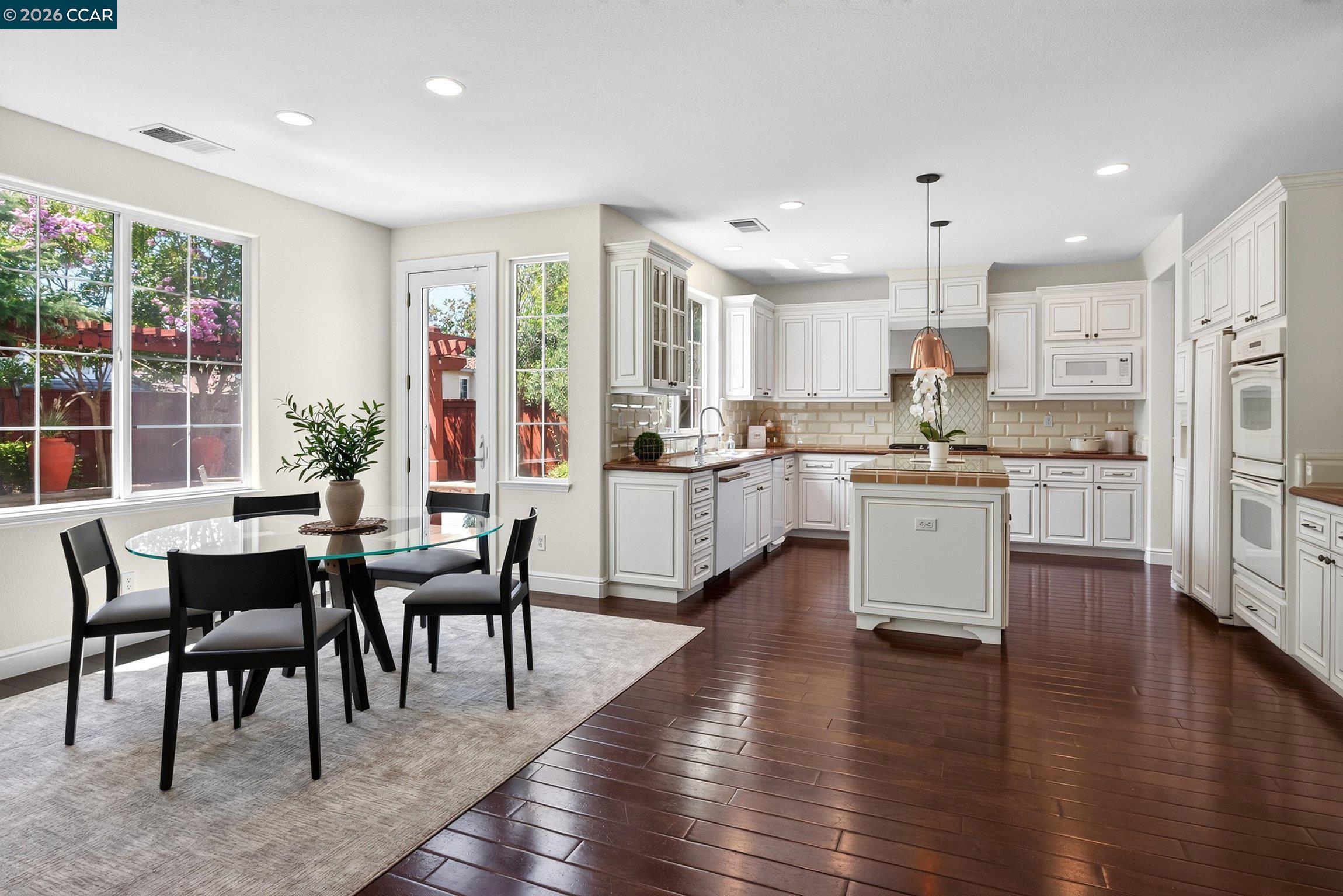 3086 Hastings Way