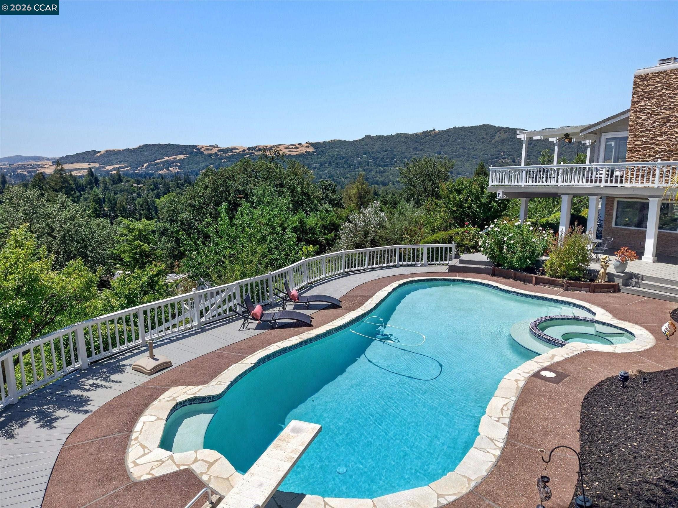 671 Logan Ln