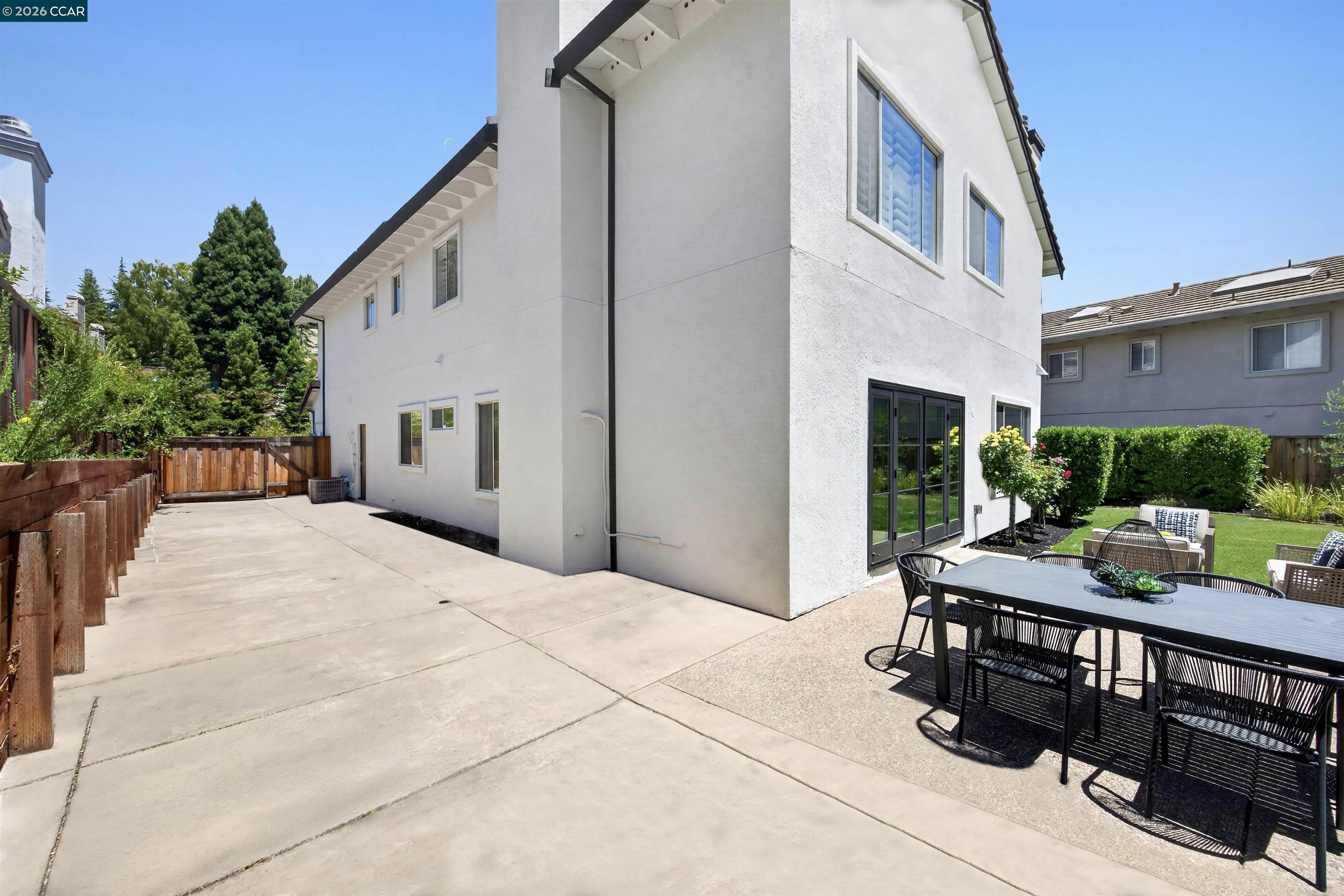 719 Bourne Ct