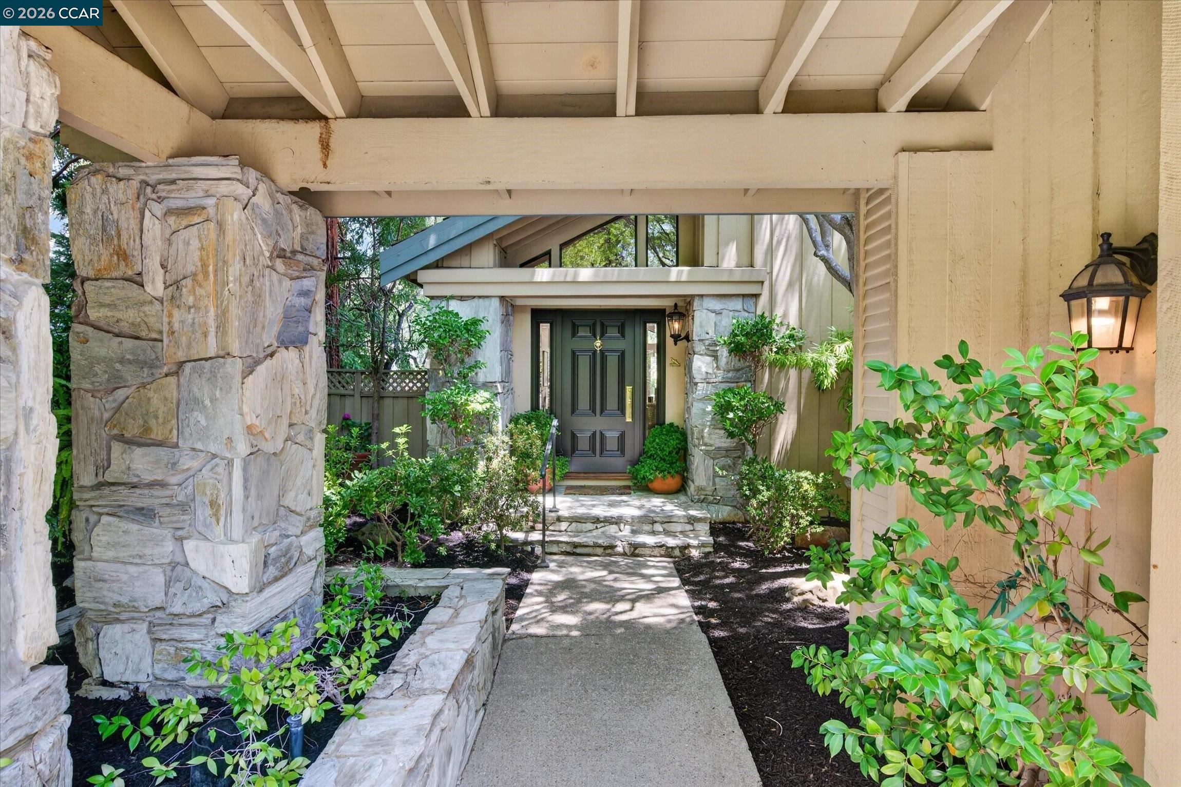 549 Buttonwood Dr