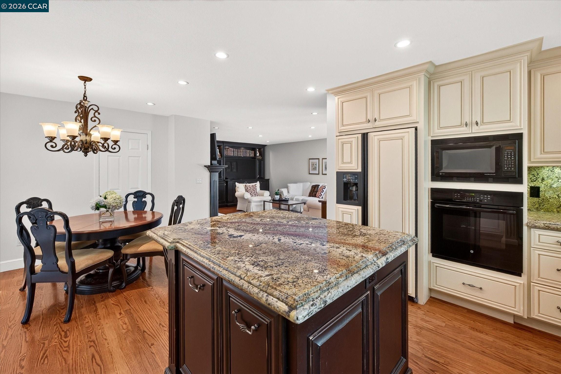 549 Buttonwood Dr