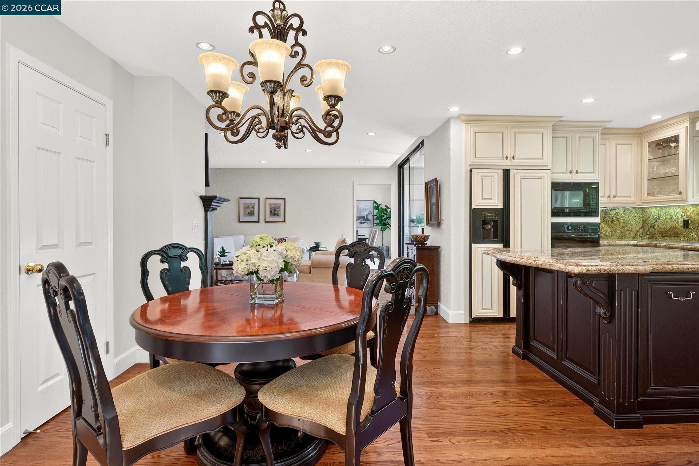 549 Buttonwood Dr