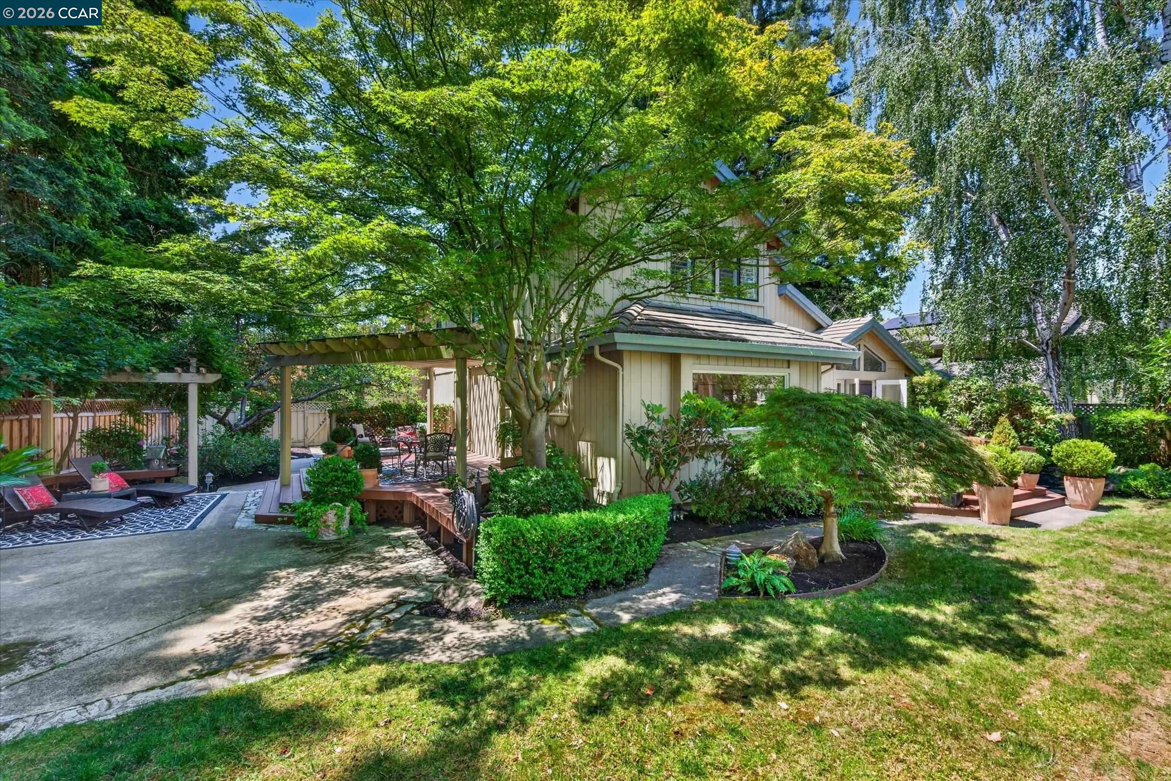 549 Buttonwood Dr
