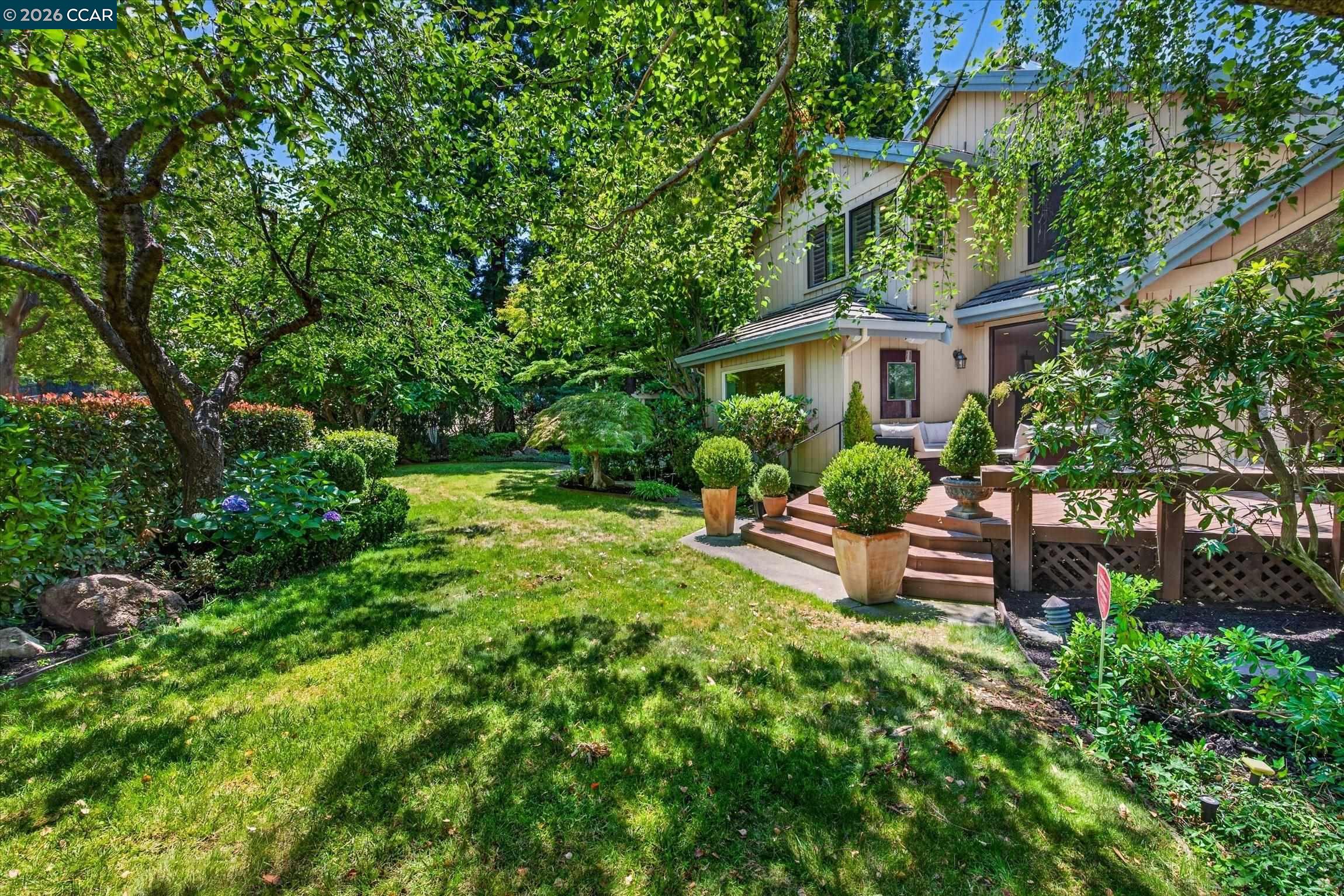 549 Buttonwood Dr