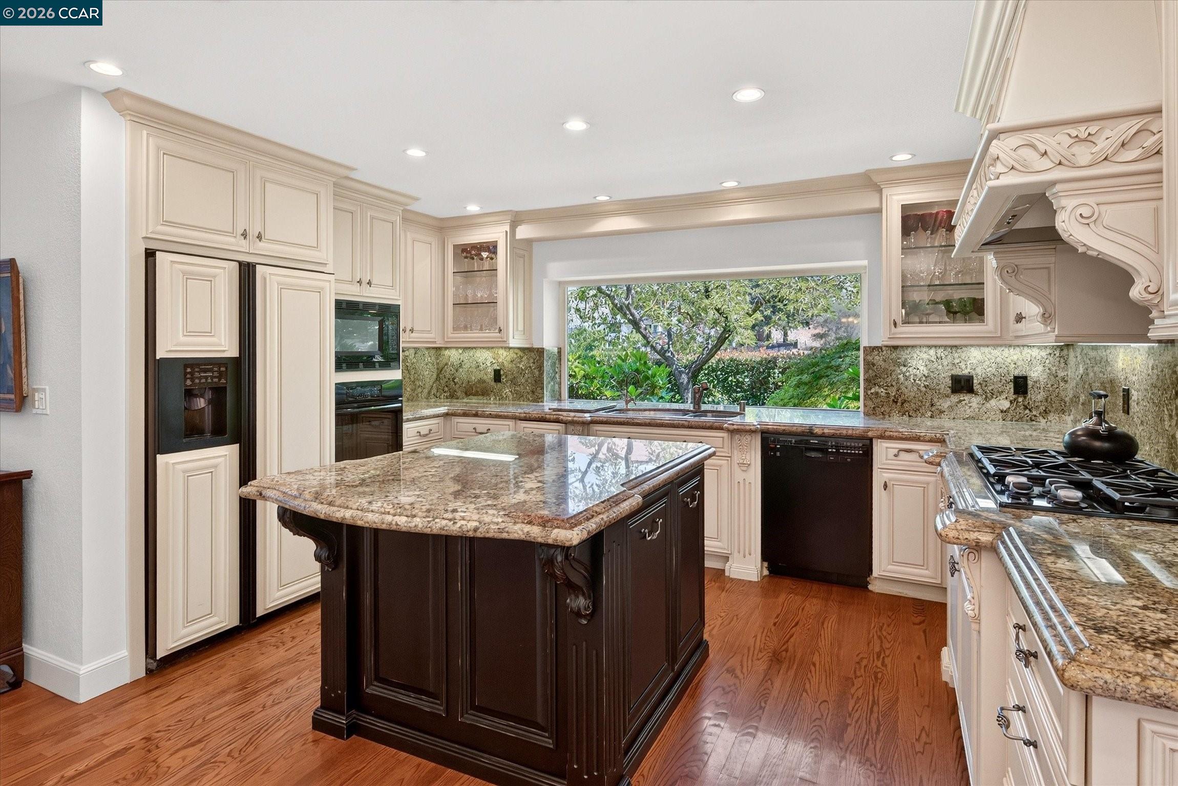 549 Buttonwood Dr