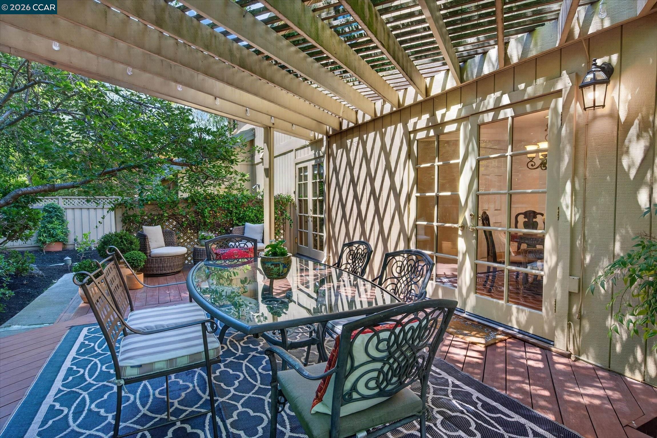 549 Buttonwood Dr