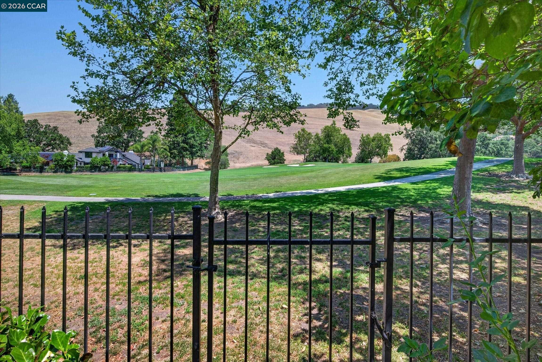549 Buttonwood Dr
