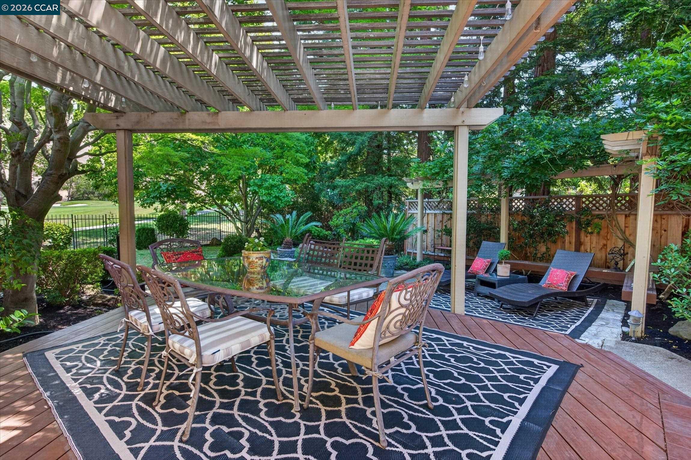 549 Buttonwood Dr