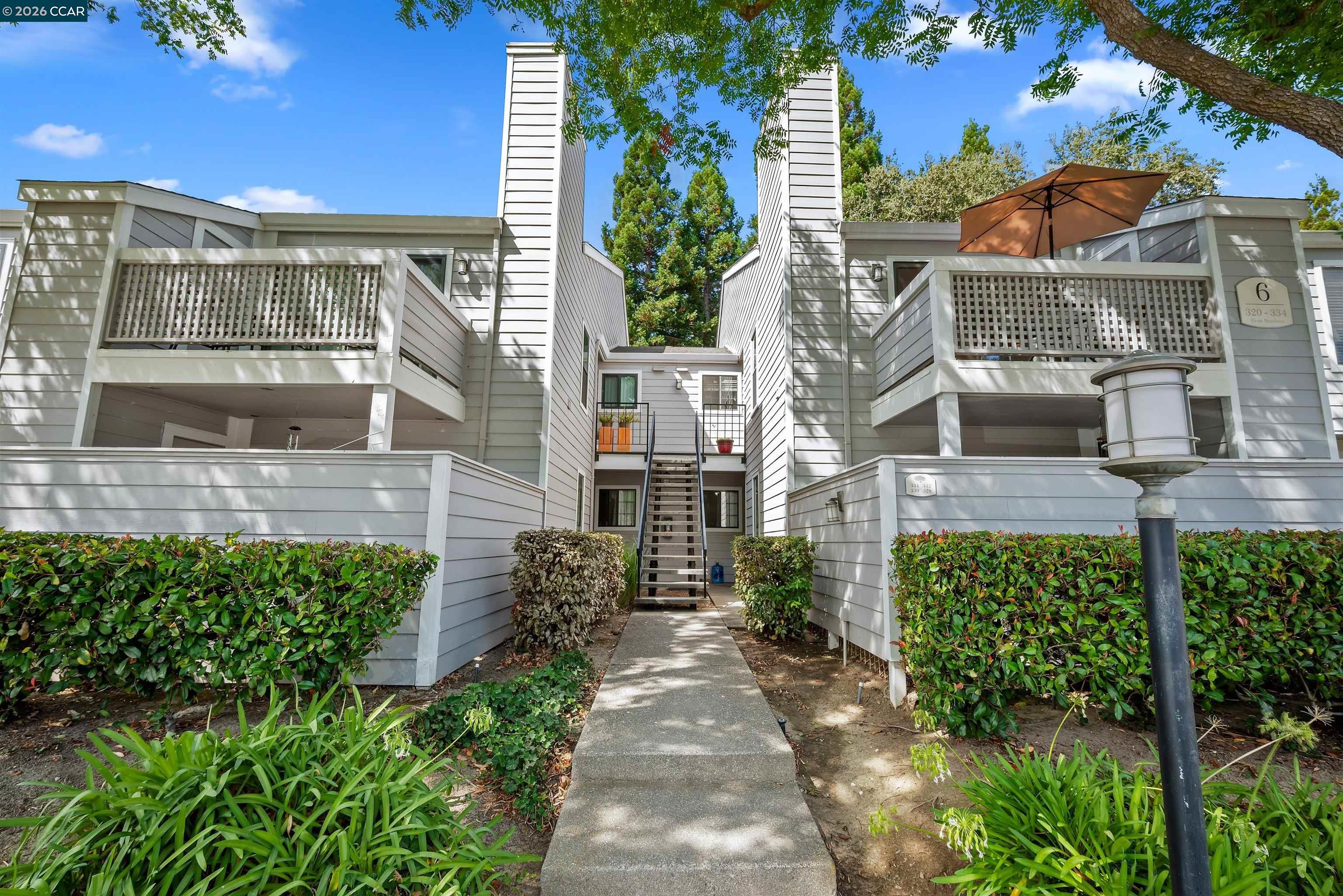 332 Eastridge Dr